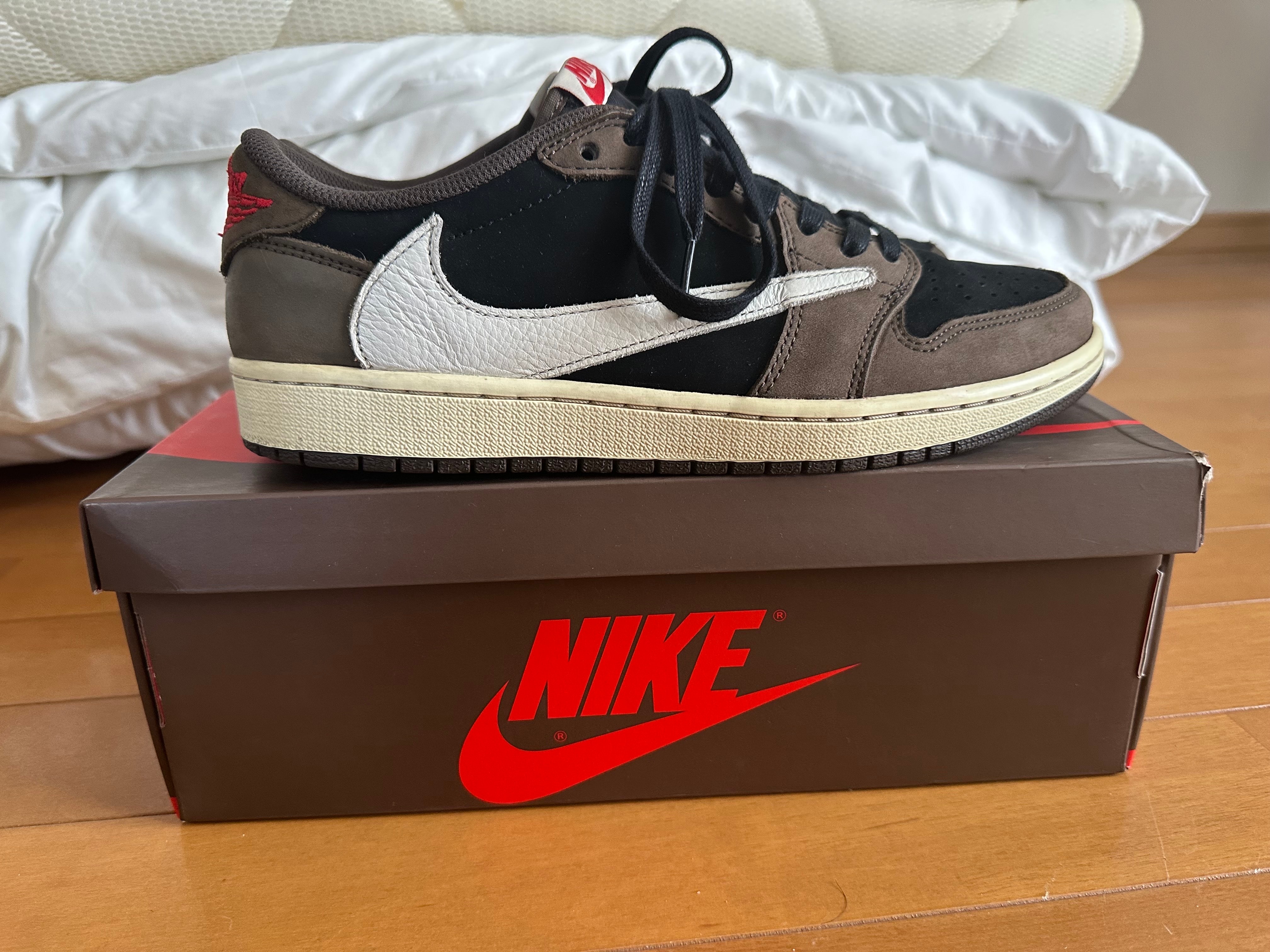 トラヴィススコット×ナイキ エアジョーダン1 ロー OG SP-T "ブラック/ダークモカ"