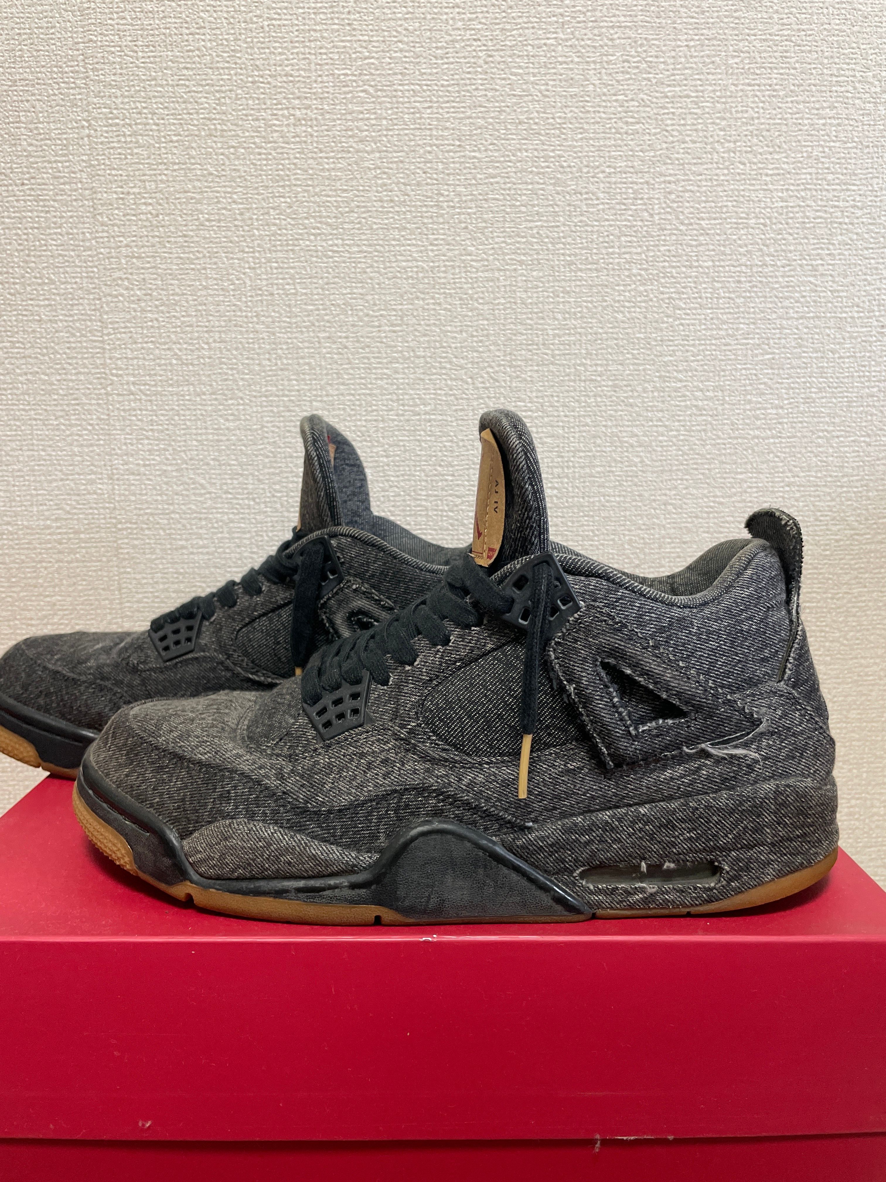 Nike × Levi's Air Jordan 4 "Black Denim" (Tag: LEVIS®)