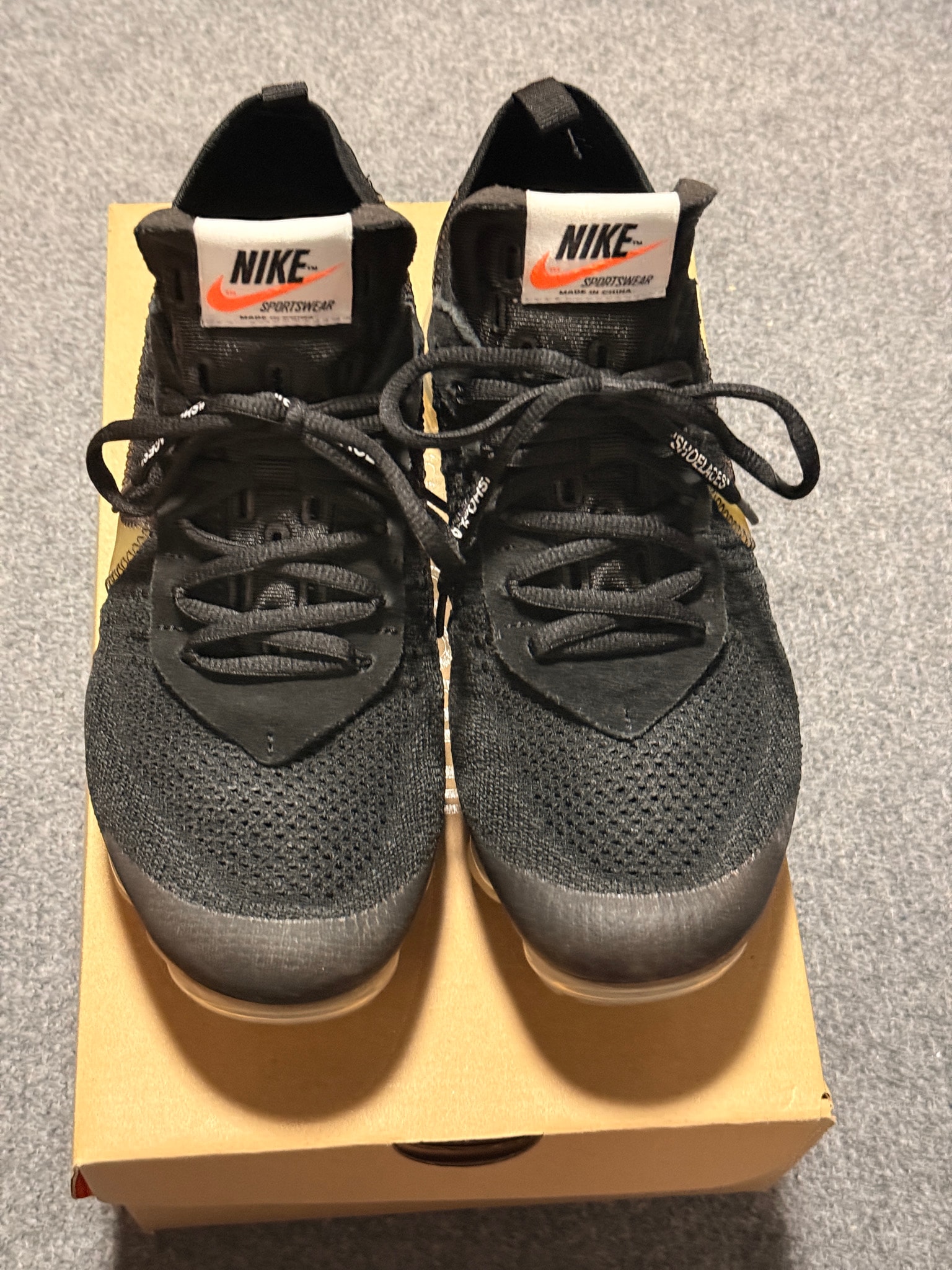 Off-White × Nike Air Vapormax "Black/Total Orange/Clear"