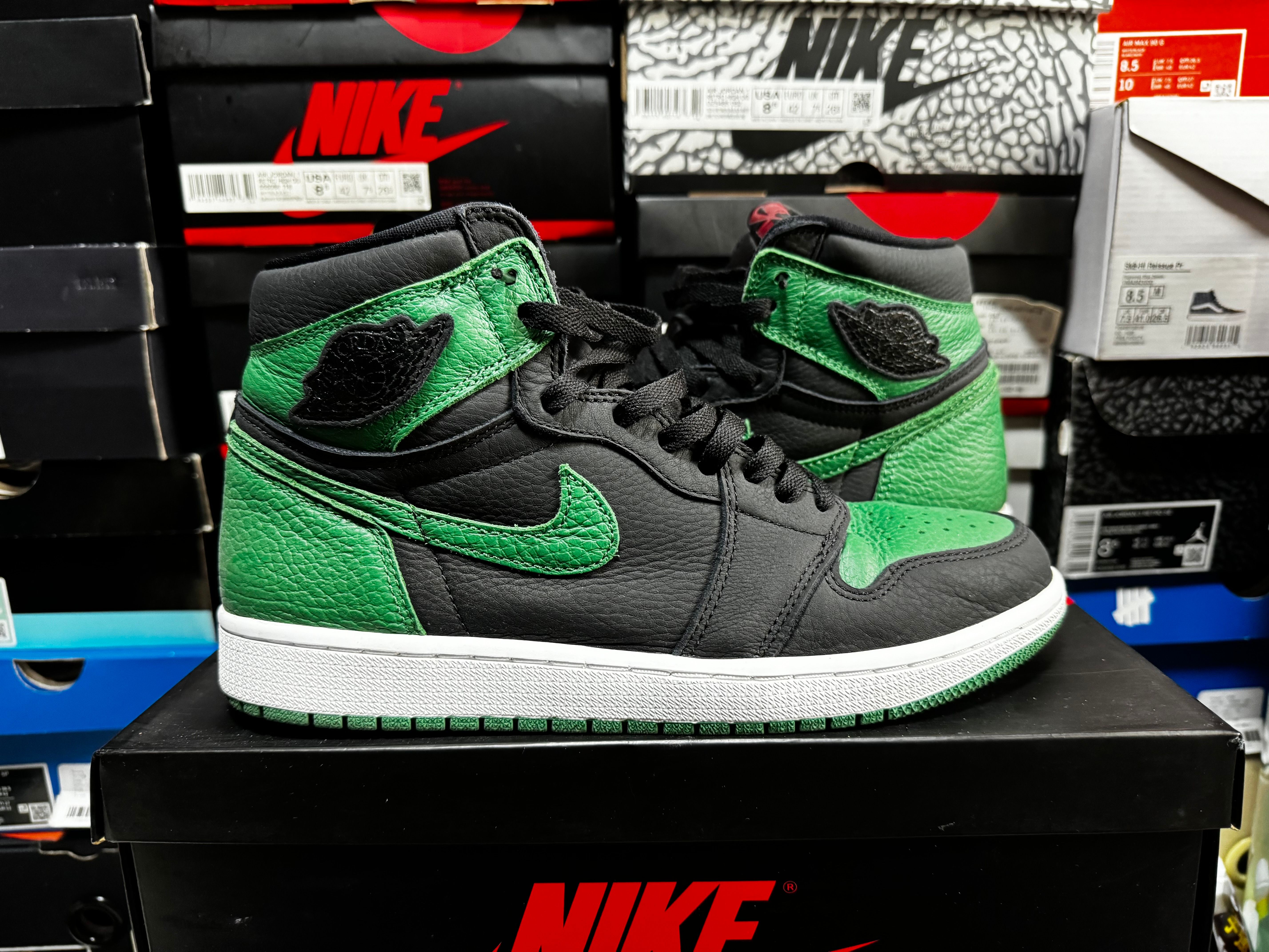 Nike Air Jordan 1 Retro High OG "Black/Pine Green" (2020)