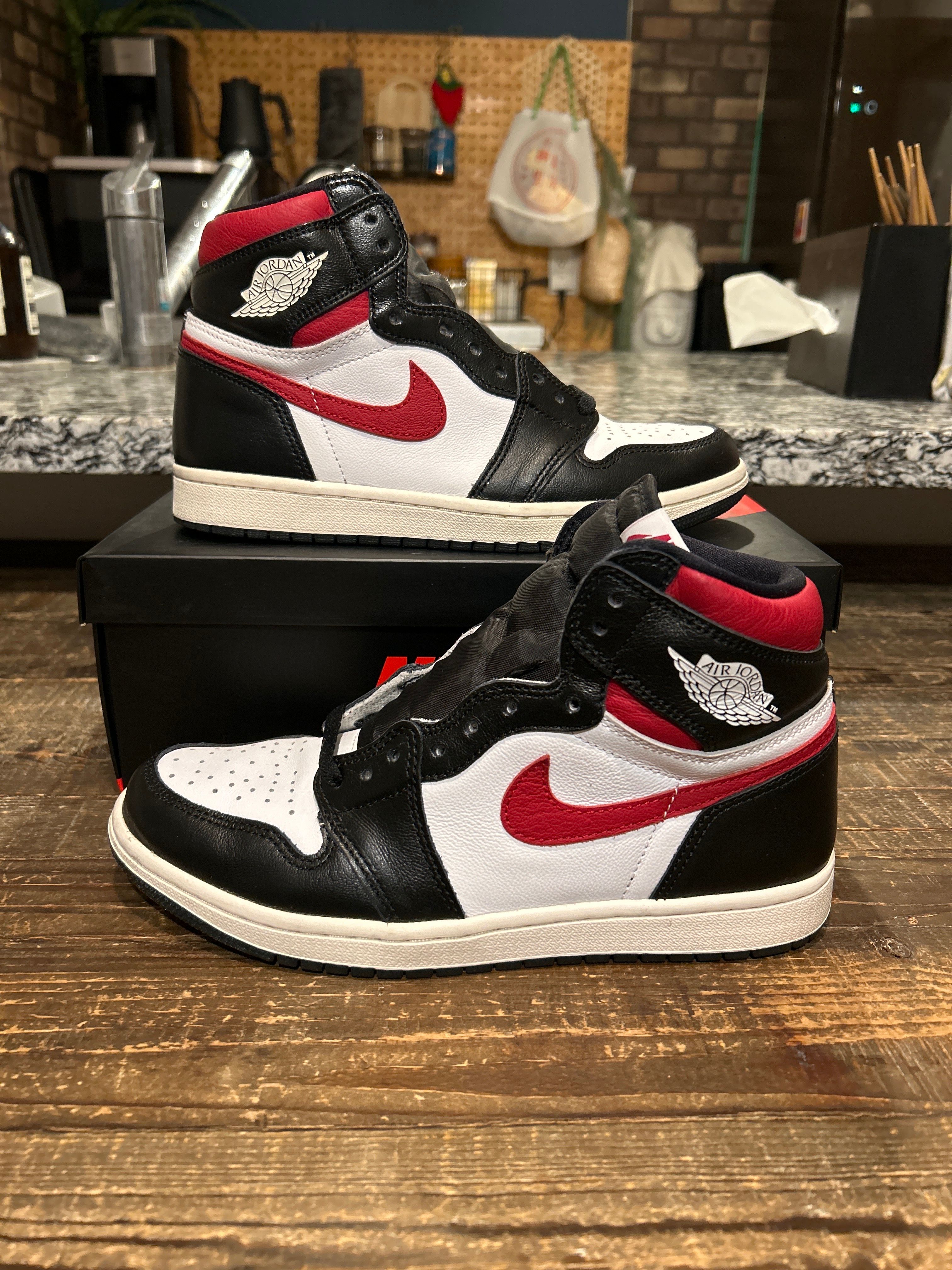 Nike Air Jordan 1 Retro High "Black/White/Sail/Gym Red"