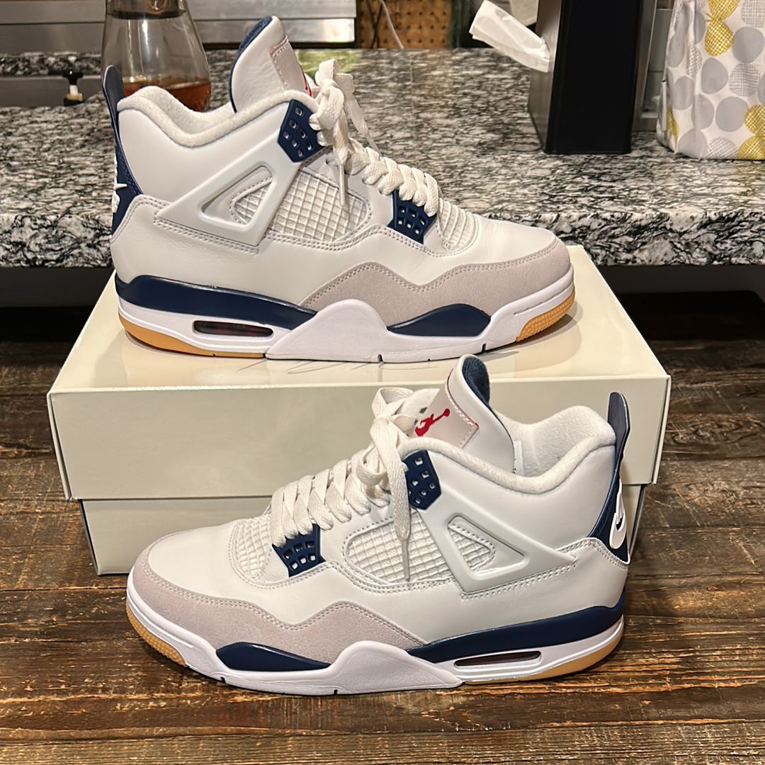 Nike SB Air Jordan 4 Retro SP "Summit White/Navy"