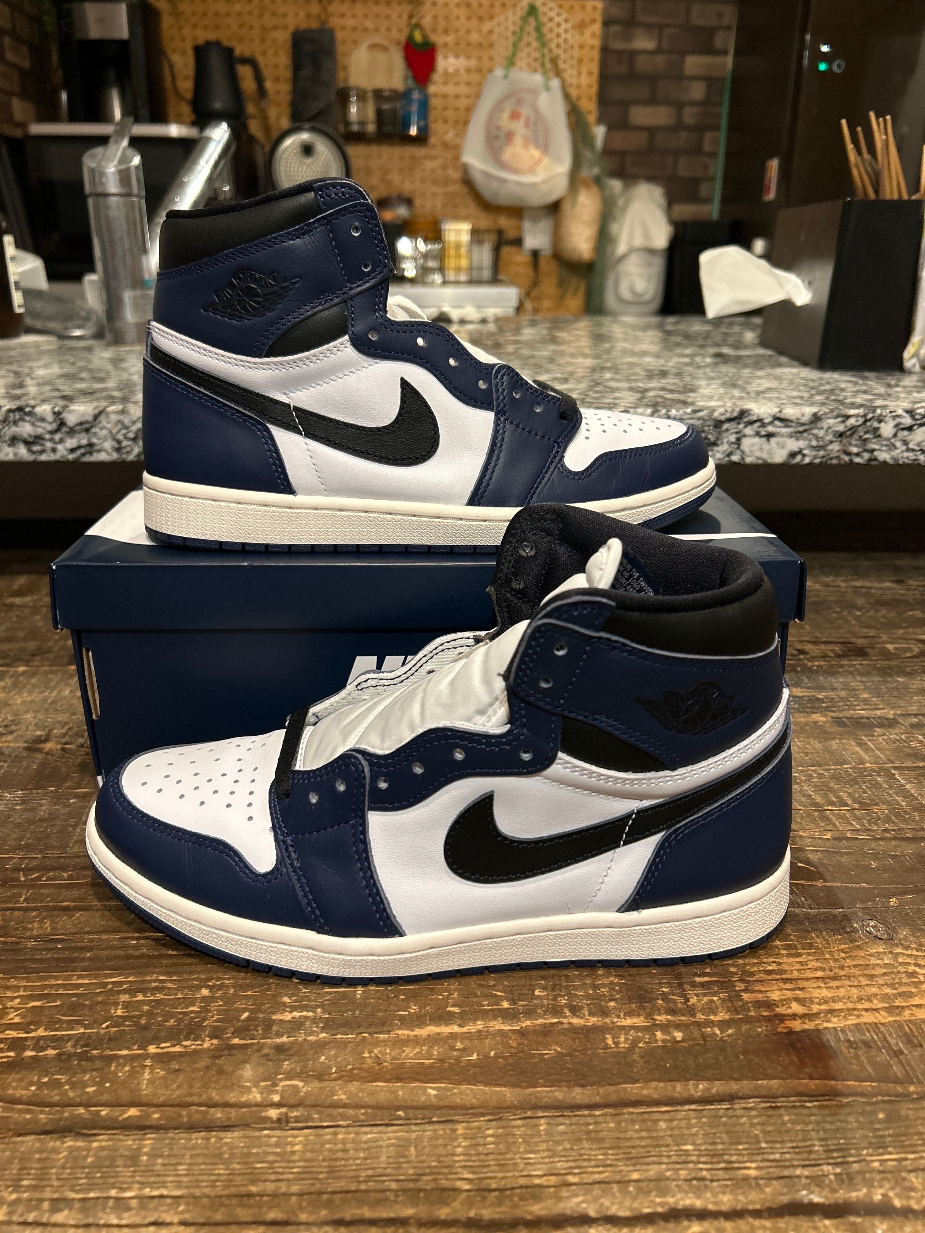 Nike Air Jordan 1 Retro High OG "Midnight Navy"