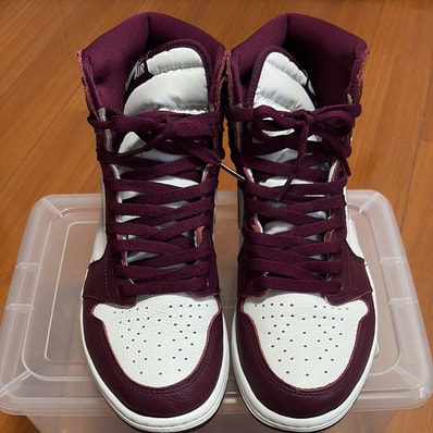 Nike Air Jordan 1 High OG "Bordeaux"
