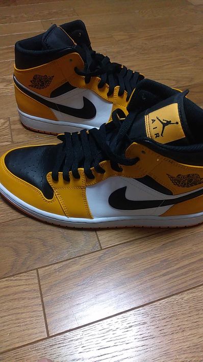 Nike Air Jordan 1 Mid "Taxi"