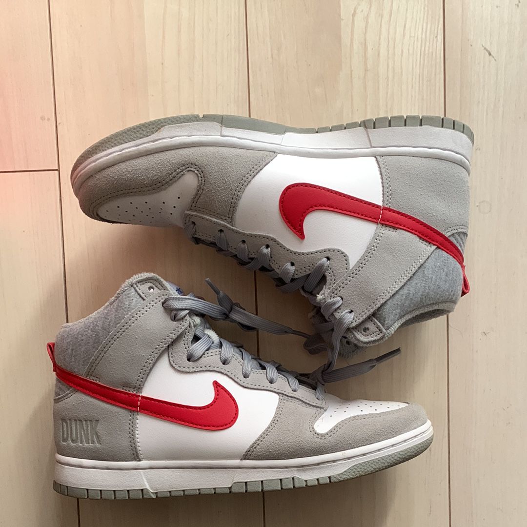 Nike Dunk High Retro SE Athletic Club "Light Smoke Grey and Gym Red"