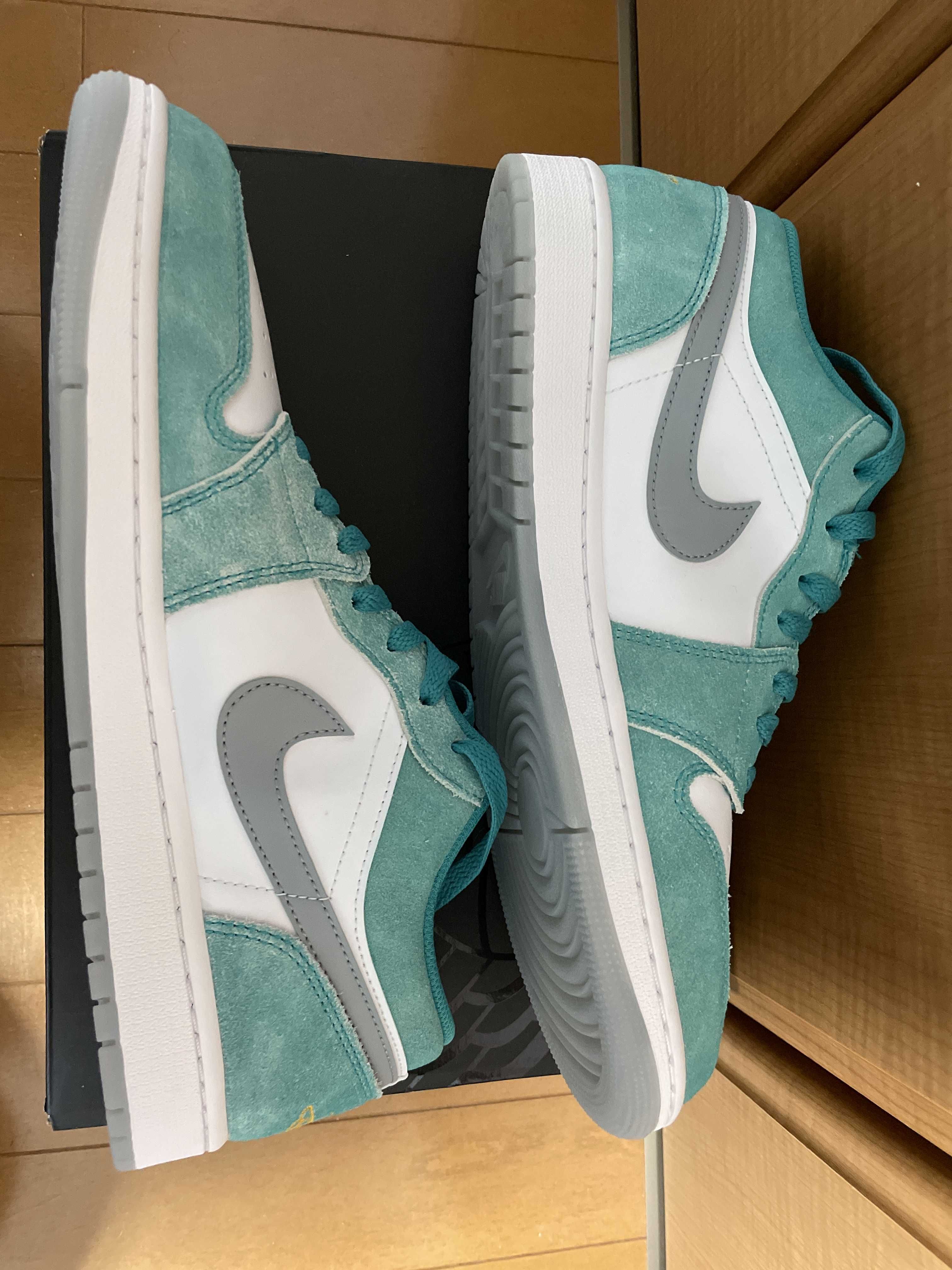 Nike Air Jordan 1 Low SE "New Emerald"