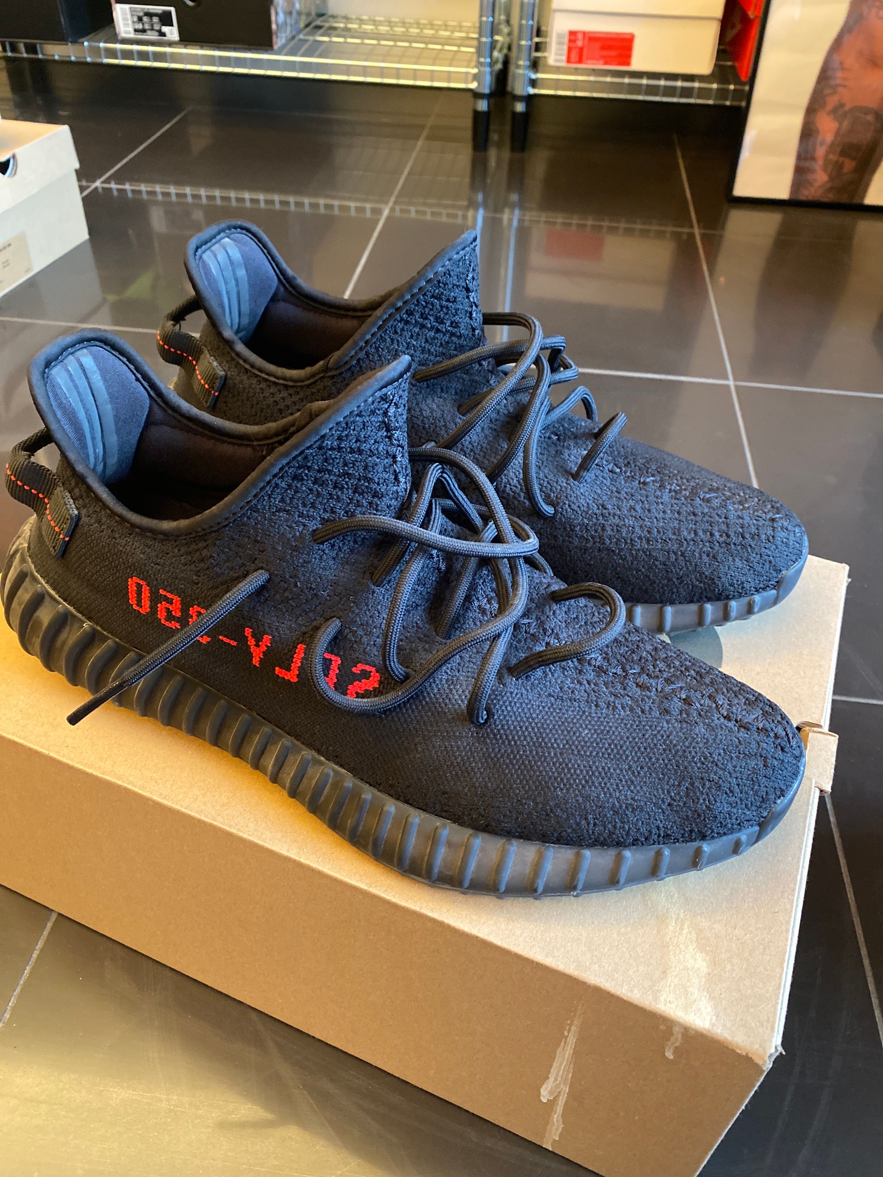 adidas YEEZY Boost 350 V2 "Core Black/Red" (2020)