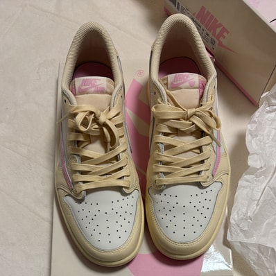 Travis Scott × Nike Air Jordan 1 Retro Low OG "Muslin/Shy Pink"
