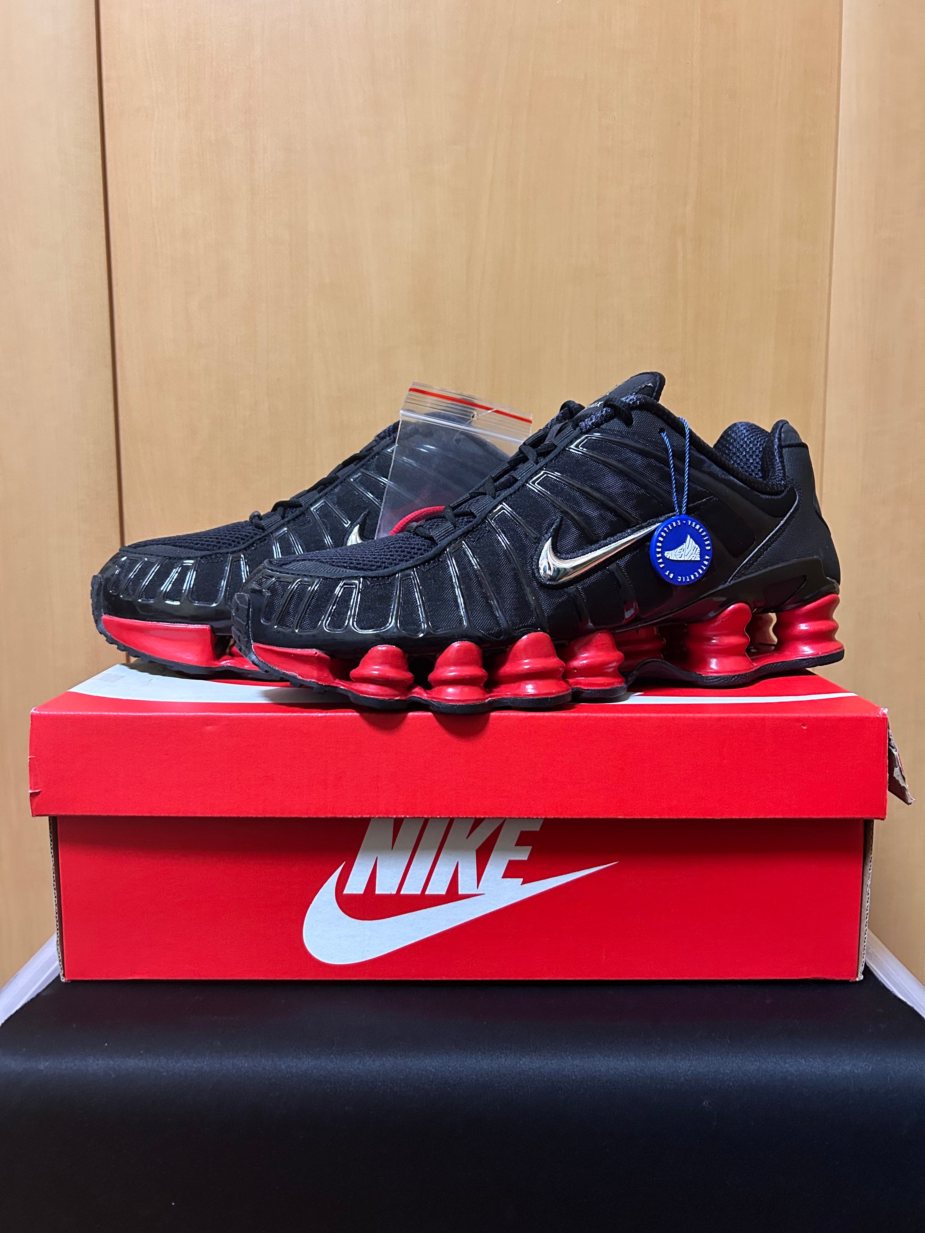 スケプタ×ナイキショックスTL ブラック/ユニバーシティレッド