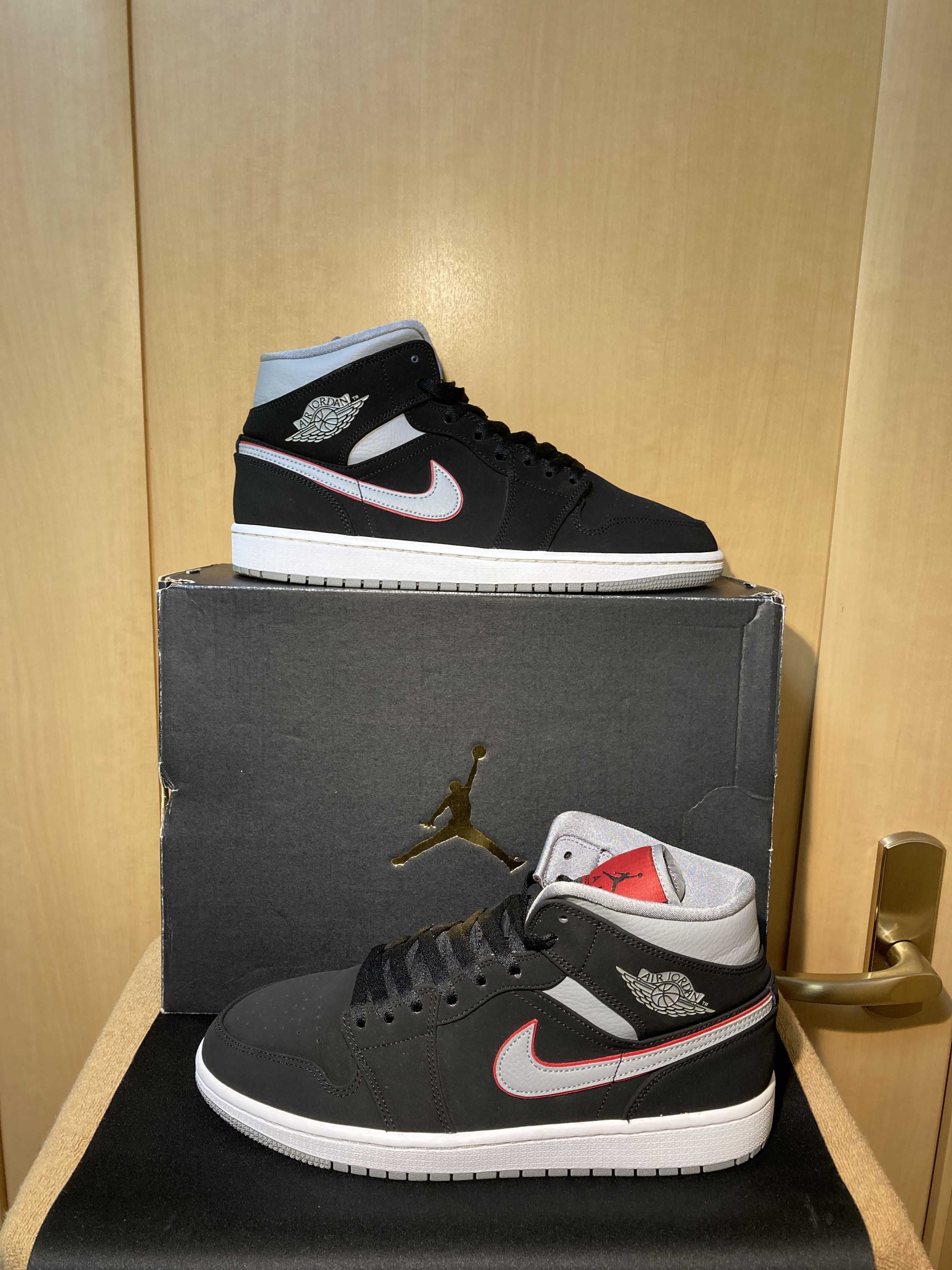 Nike Air Jordan 1 Mid "Black Particle Grey Gym Red"