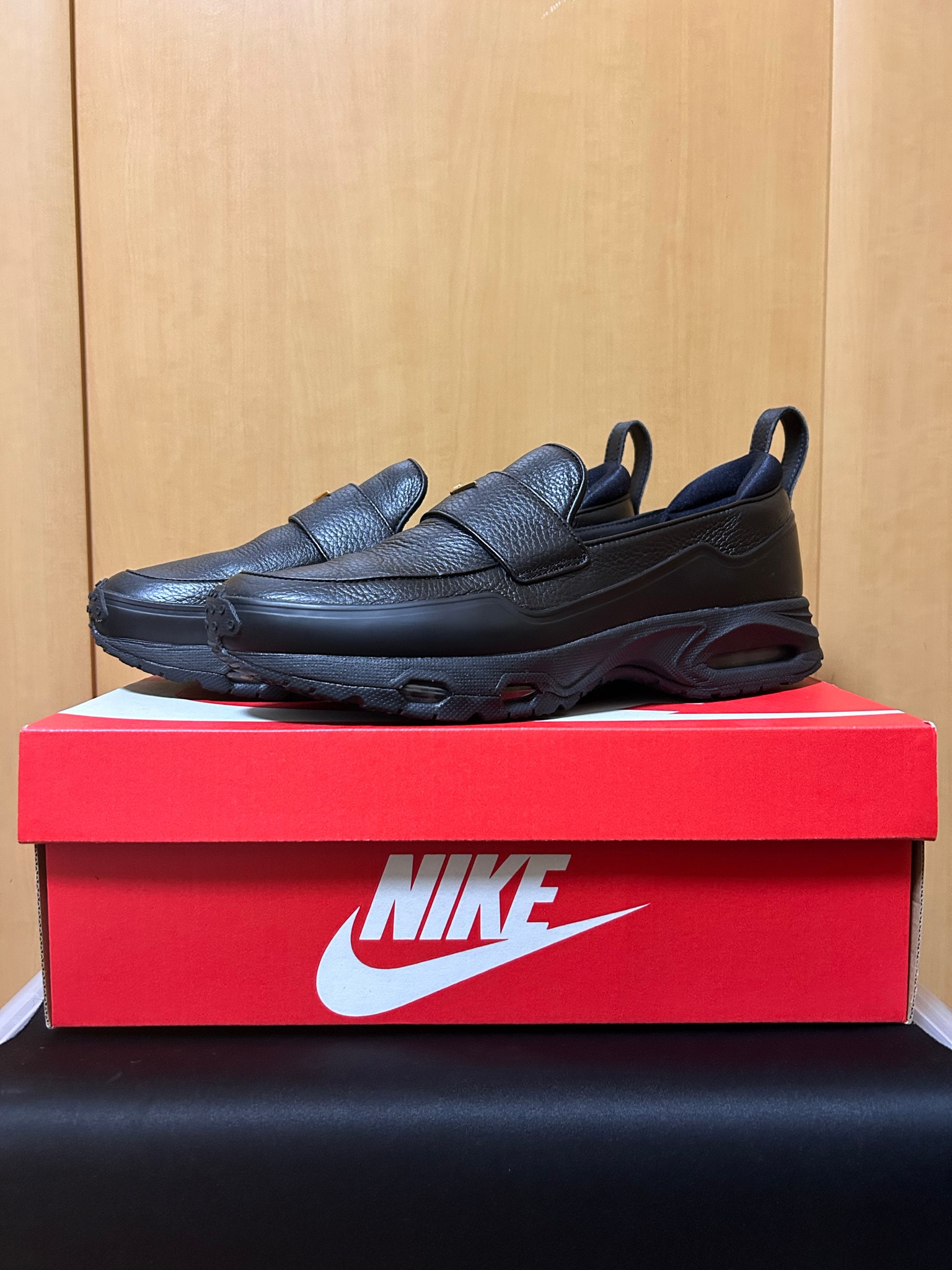 Nike Women's Air Max Phenomena SWDC "Black/Metallic Gold"