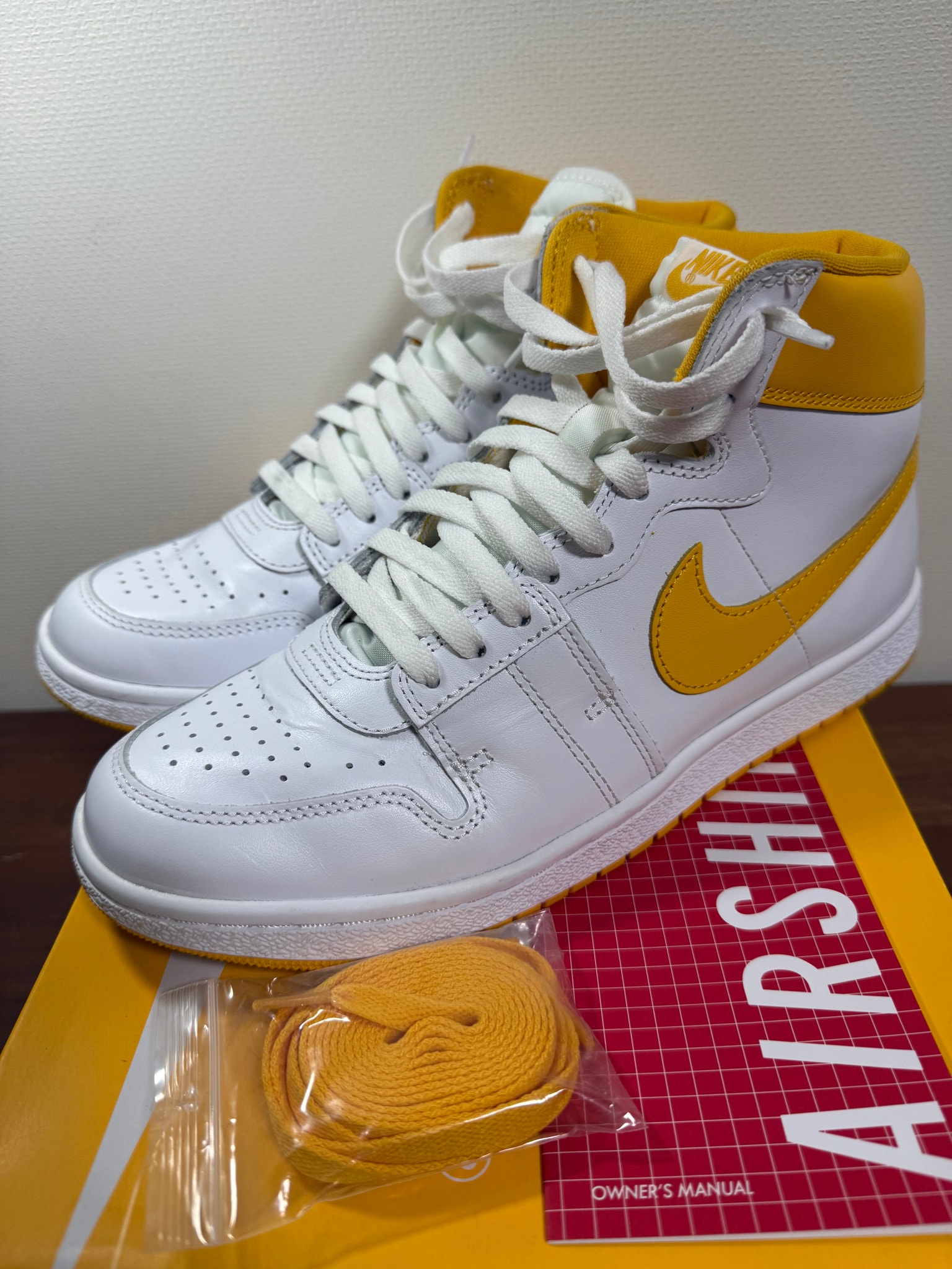Nike Jordan Air Ship SP "University Gold"