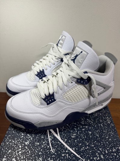 Nike Air Jordan 4 "Midnight Navy"