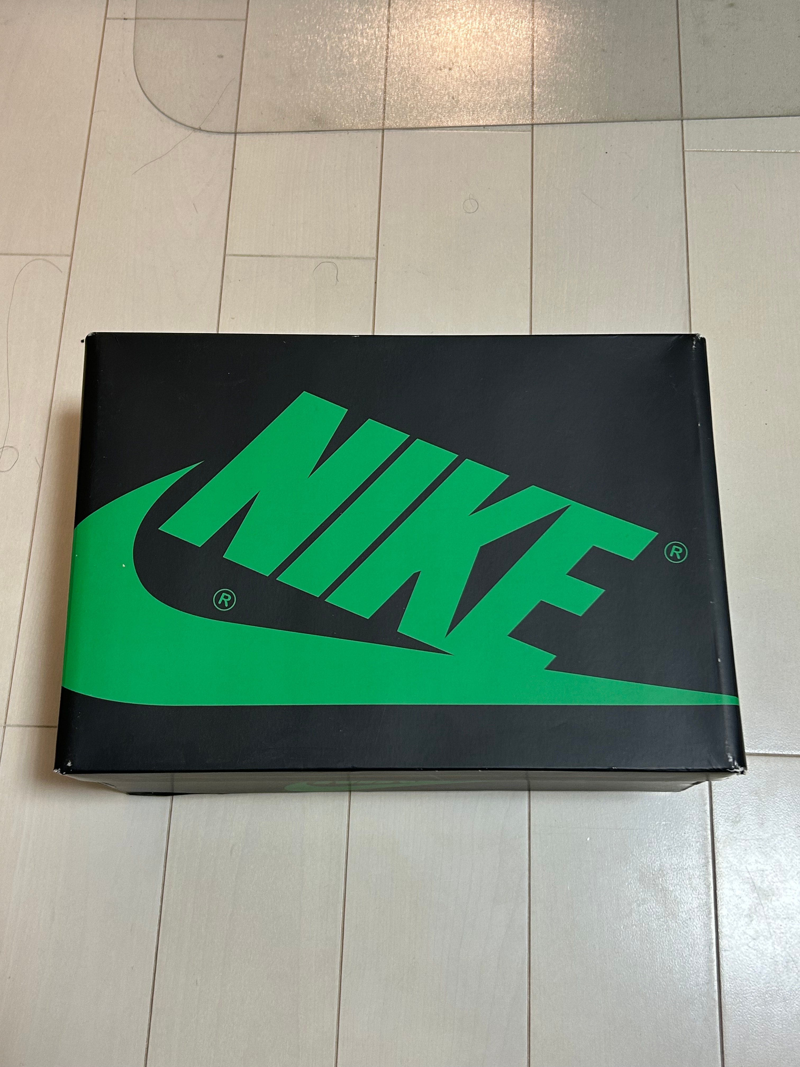 Nike Air Jordan 1 Retro High OG "Celtics/Black and Lucky Green" (2023)