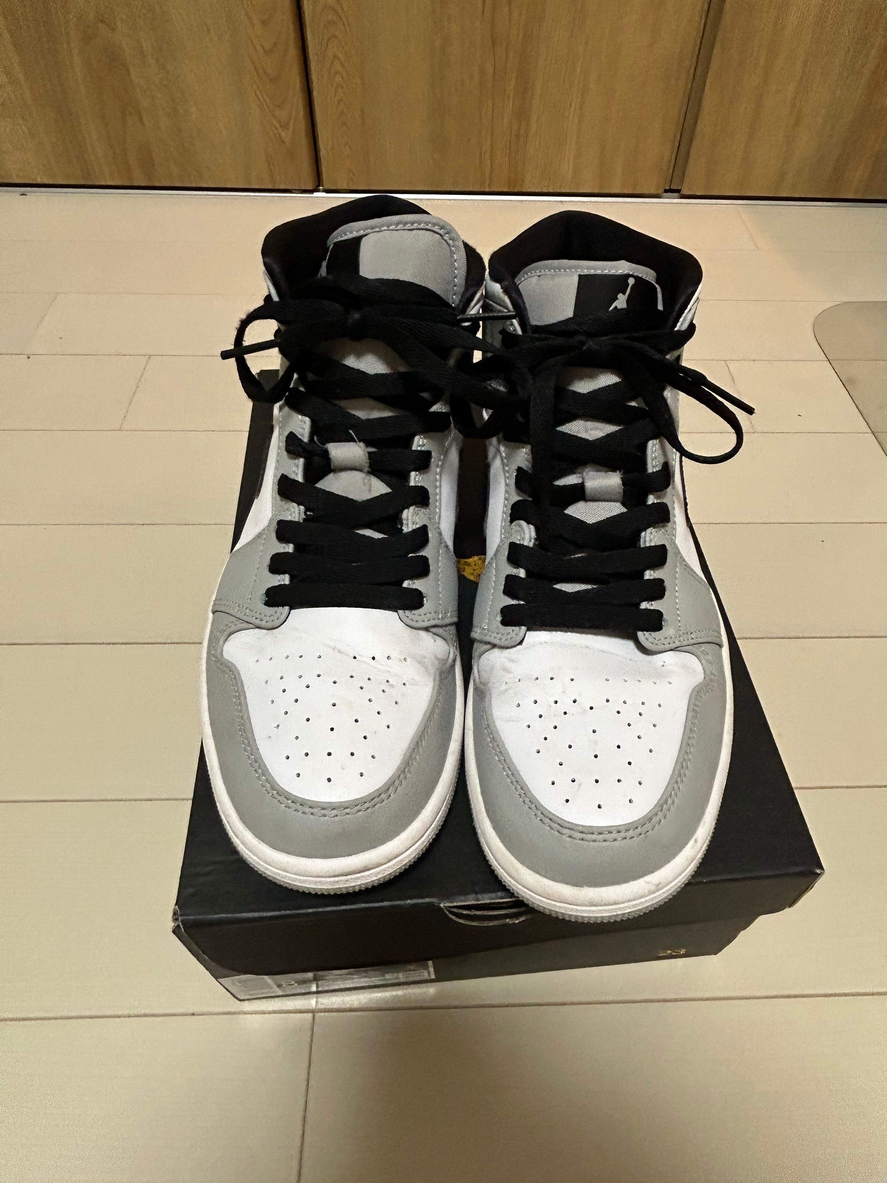 Nike Air Jordan 1 Mid "Light Smoke Grey/White/Black"