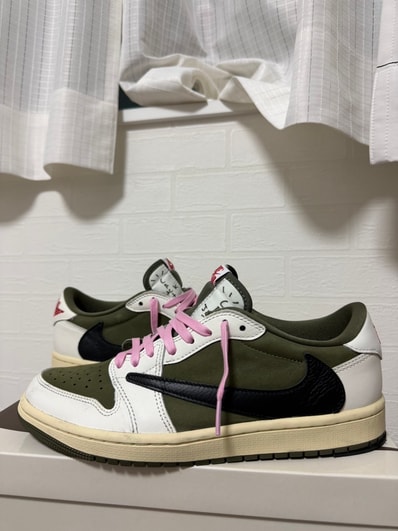 Travis Scott × Nike Air Jordan 1 Low OG SP "Reverse Olive"