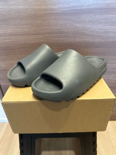 adidas YEEZY Slide "Granite"