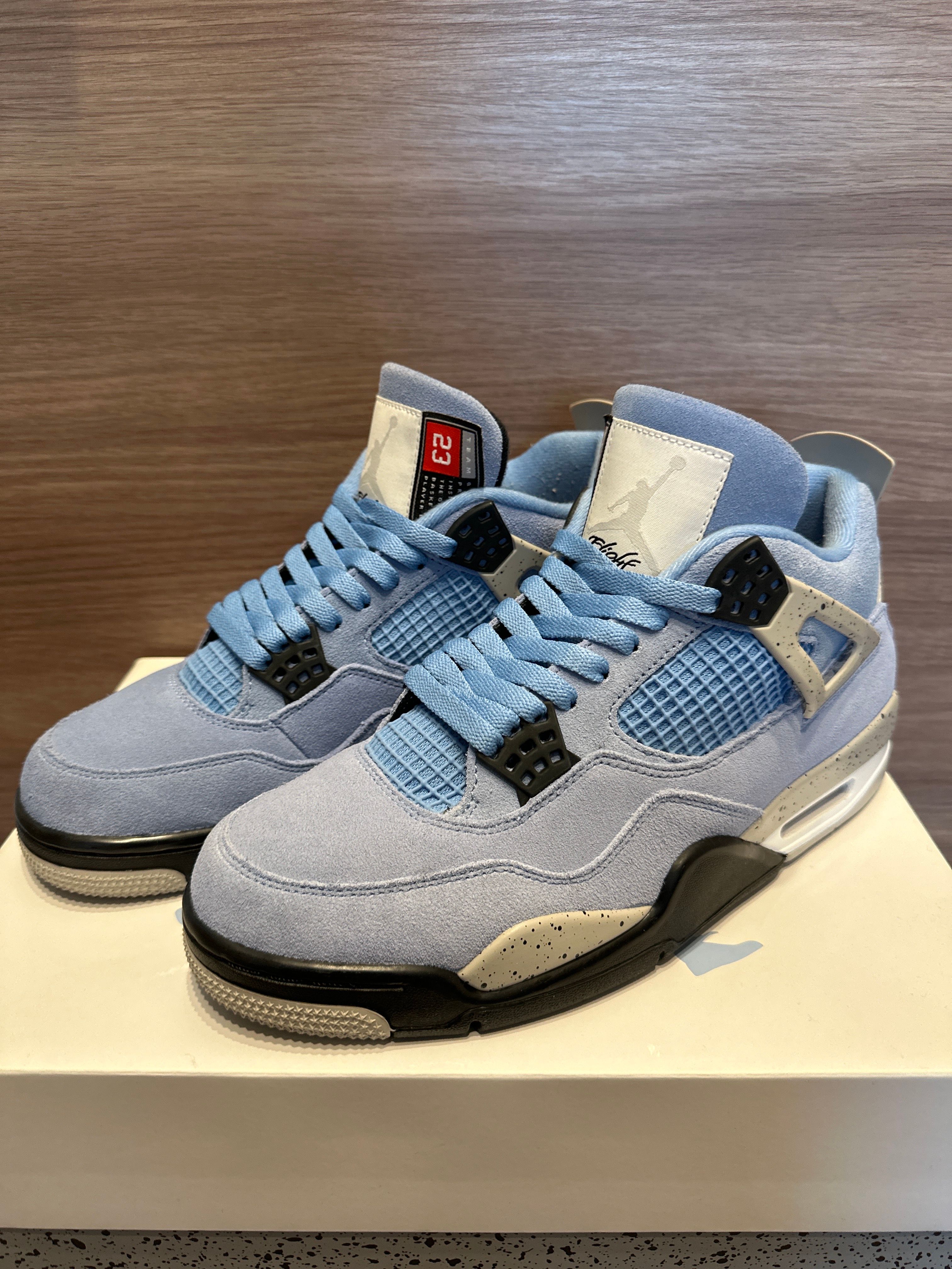 Nike Air Jordan 4 "University Blue"