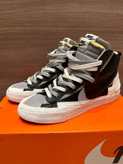 sacai × NIKE BLAZER MID "BLACK/WOLF GREY/WHITE"