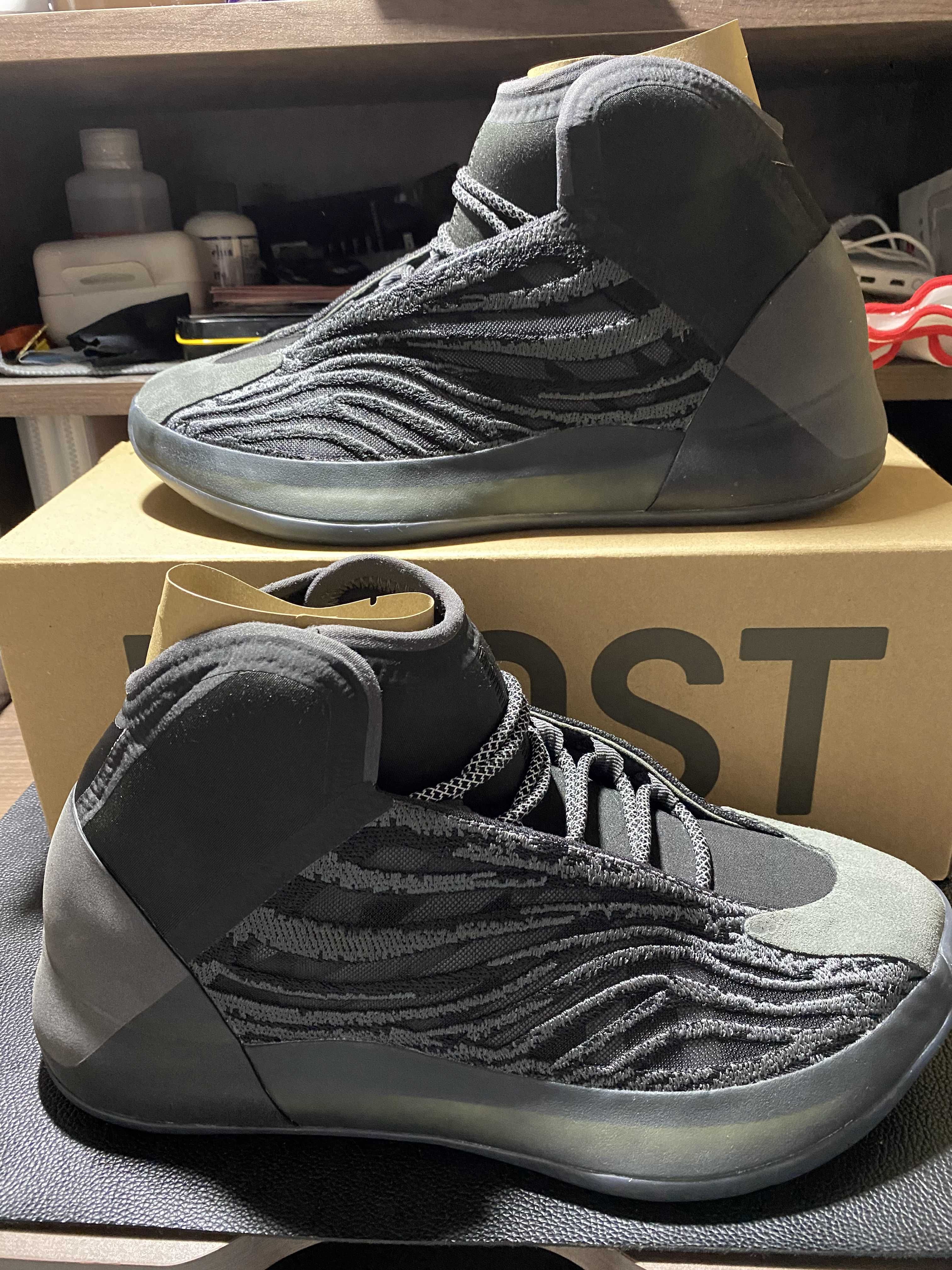 ADIDAS YEEZY Quantum "Onyx" 