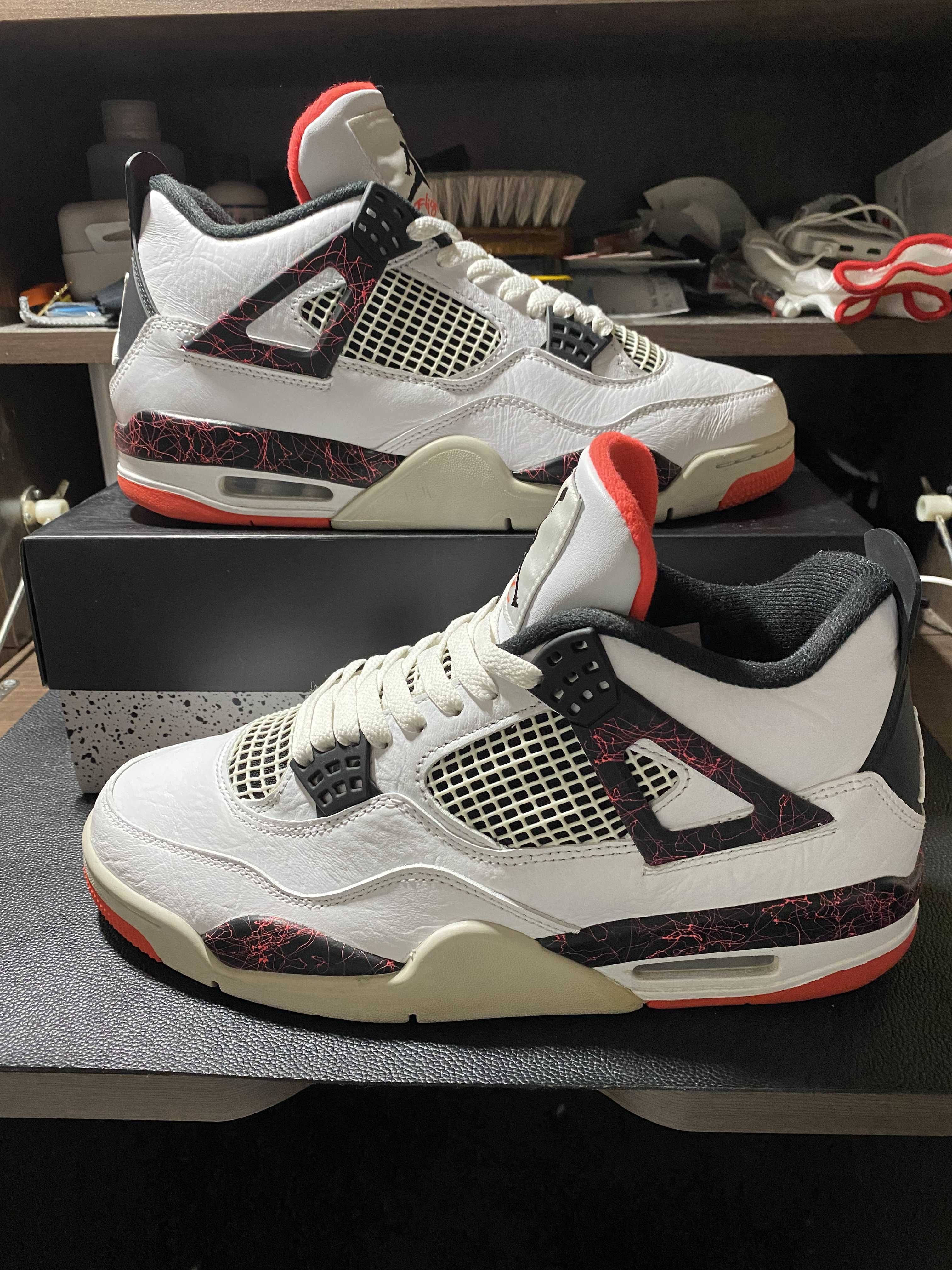 Nike Air Jordan 4 Retro "Flight Nostalgia"