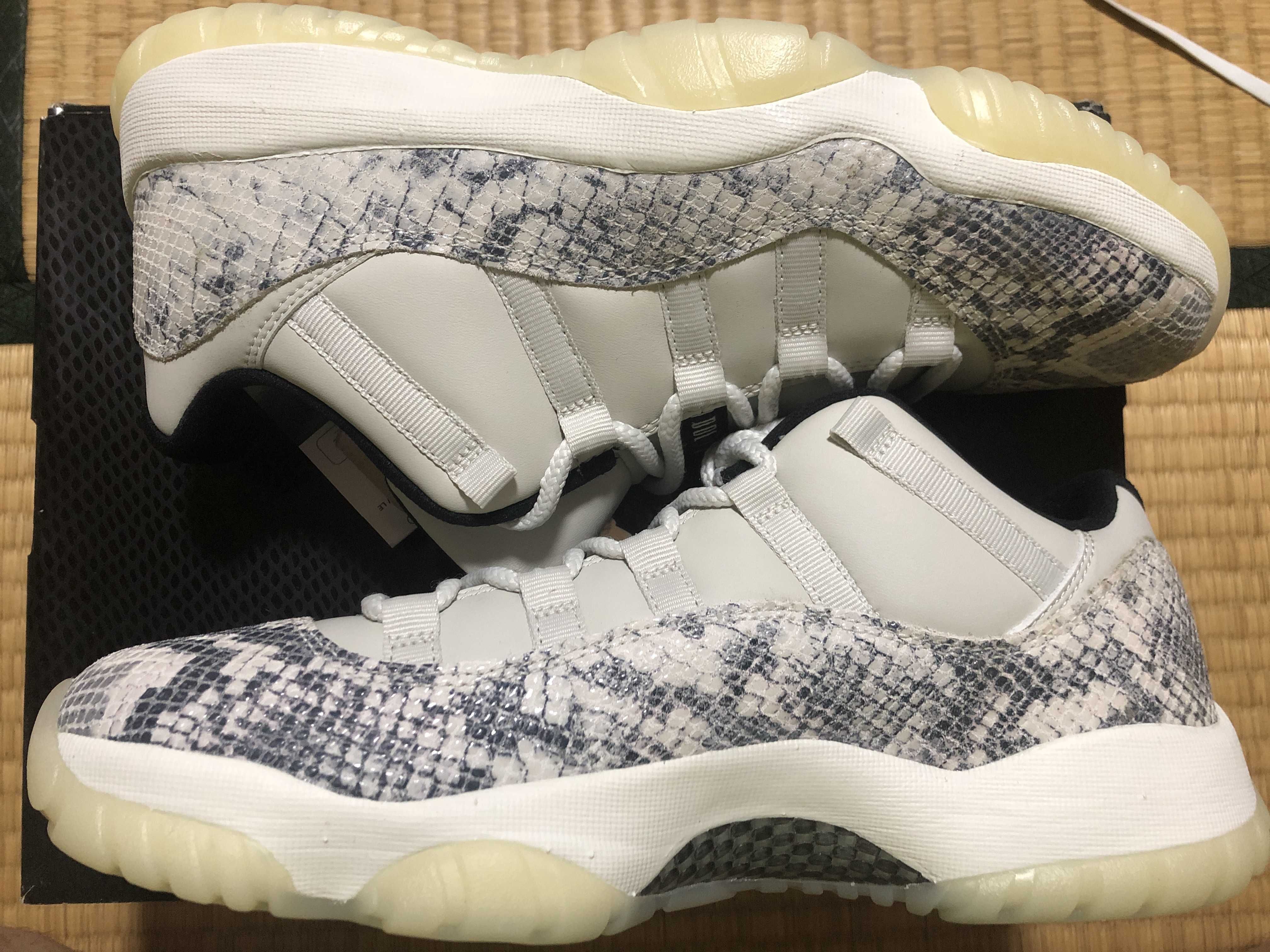 Nike Air Jordan 11 Low Snakeskin "Light Bone/University Red/Sail/Black"