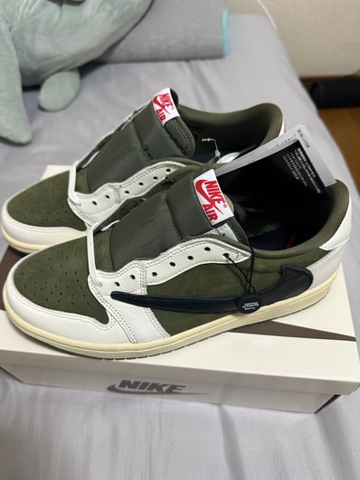 Travis Scott × Nike Air Jordan 1 Low OG SP "Reverse Olive"