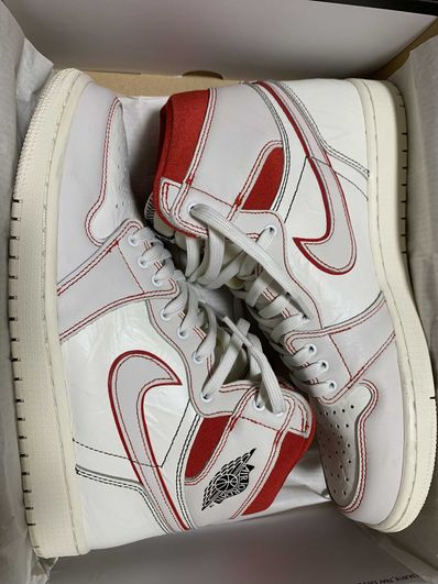 Nike Air Jordan 1 Retro High OG "Sail/University Red"