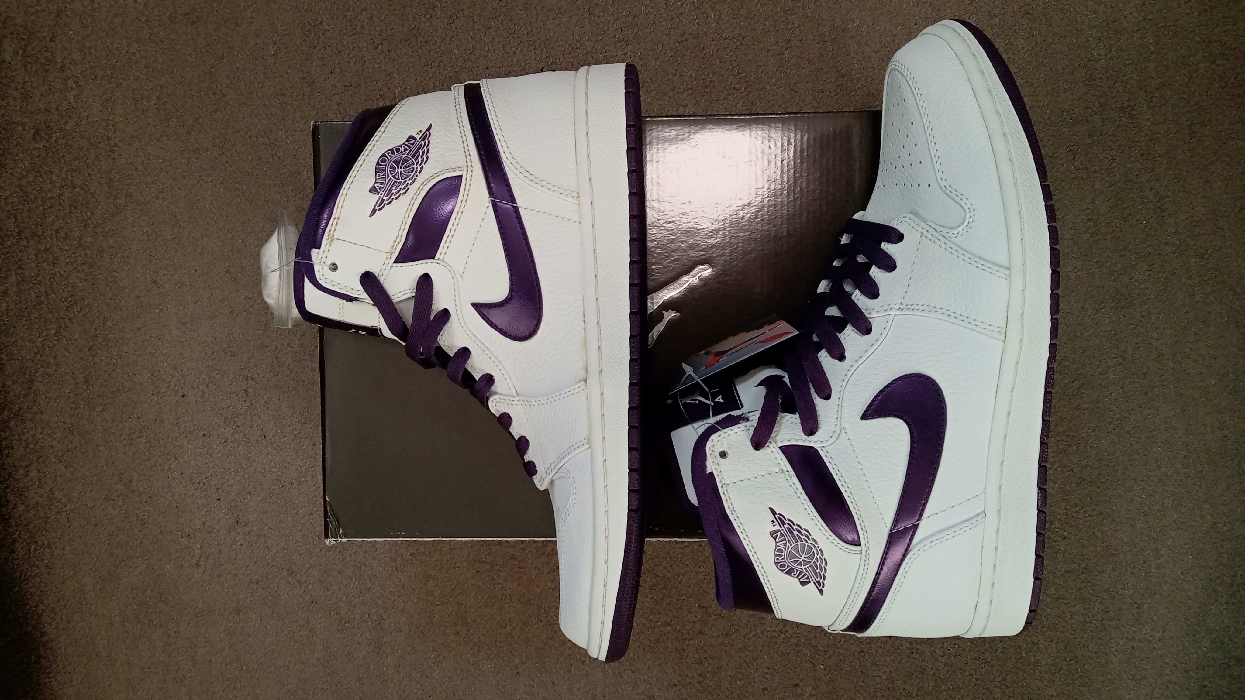 Nike Air Jordan 1 Retro High "Metallic Purple"