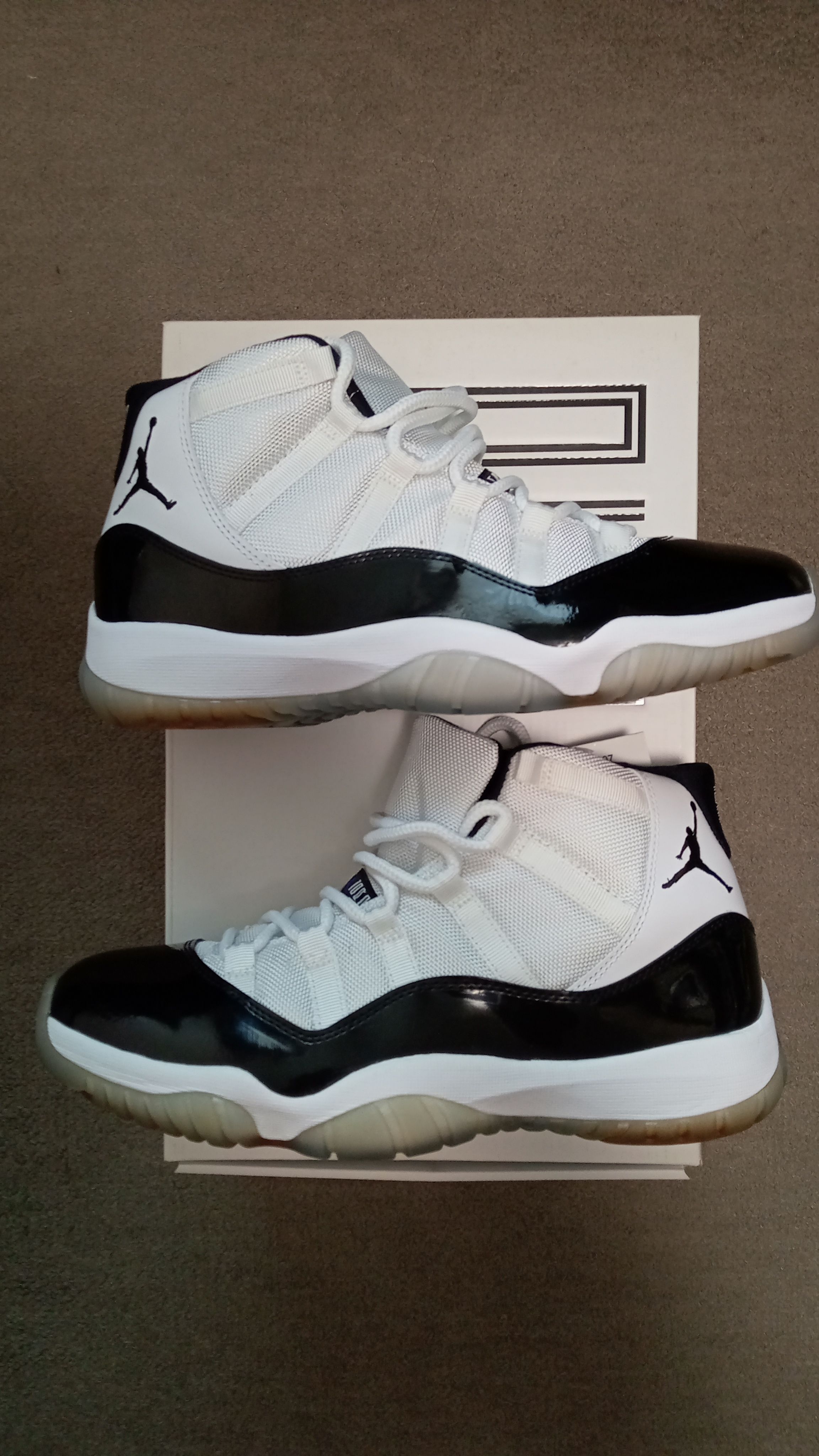 NIKE AIR JORDAN 11 RETRO "CONCORD" (2011)