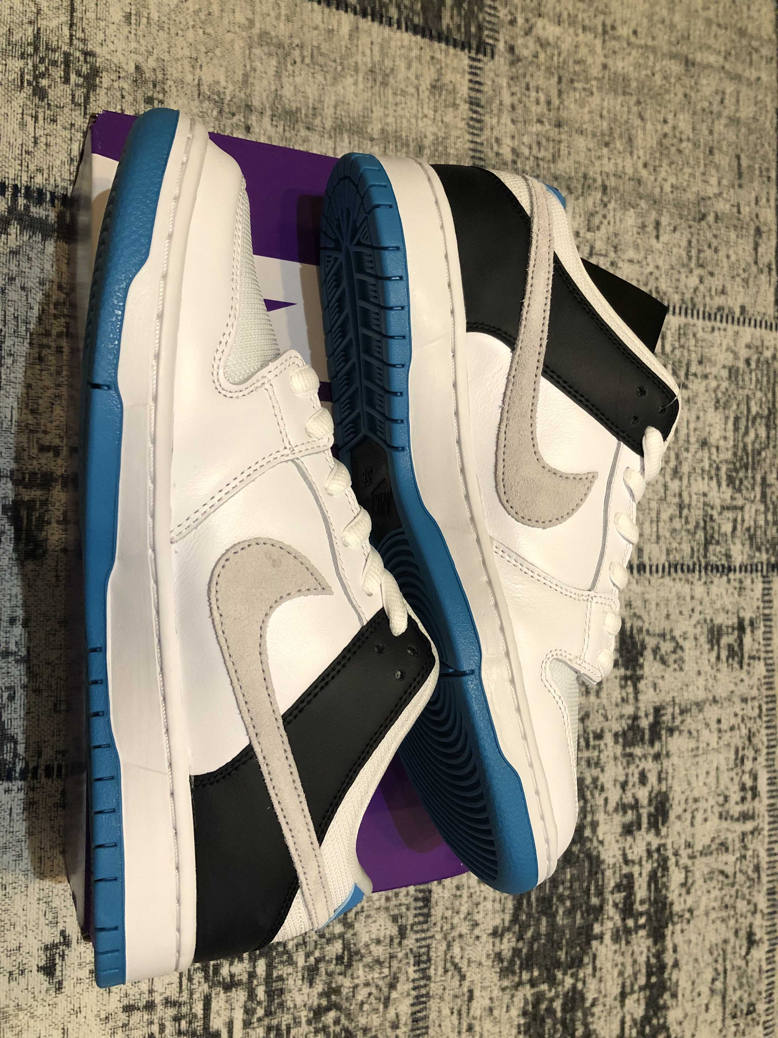 Nike SB Dunk Low "Laser Blue"