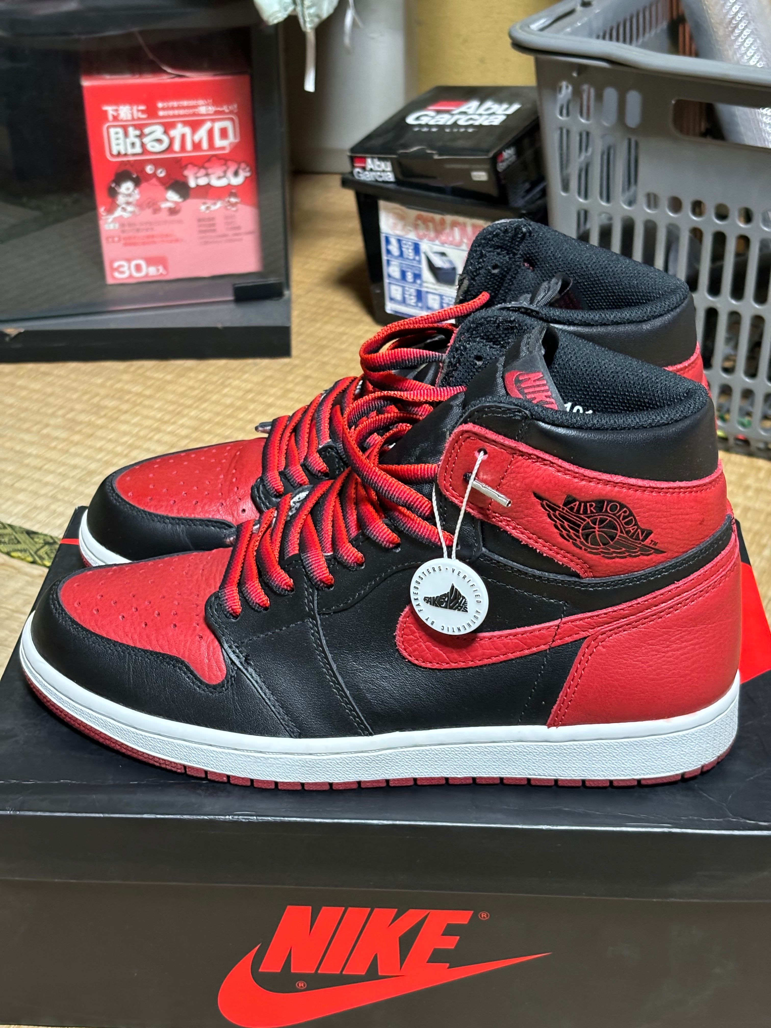 Nike Air Jordan 1 Retro High OG "Bred/Banned" (2016)