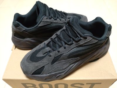 adidas YEEZY BOOST 700 V2 "Vanta"