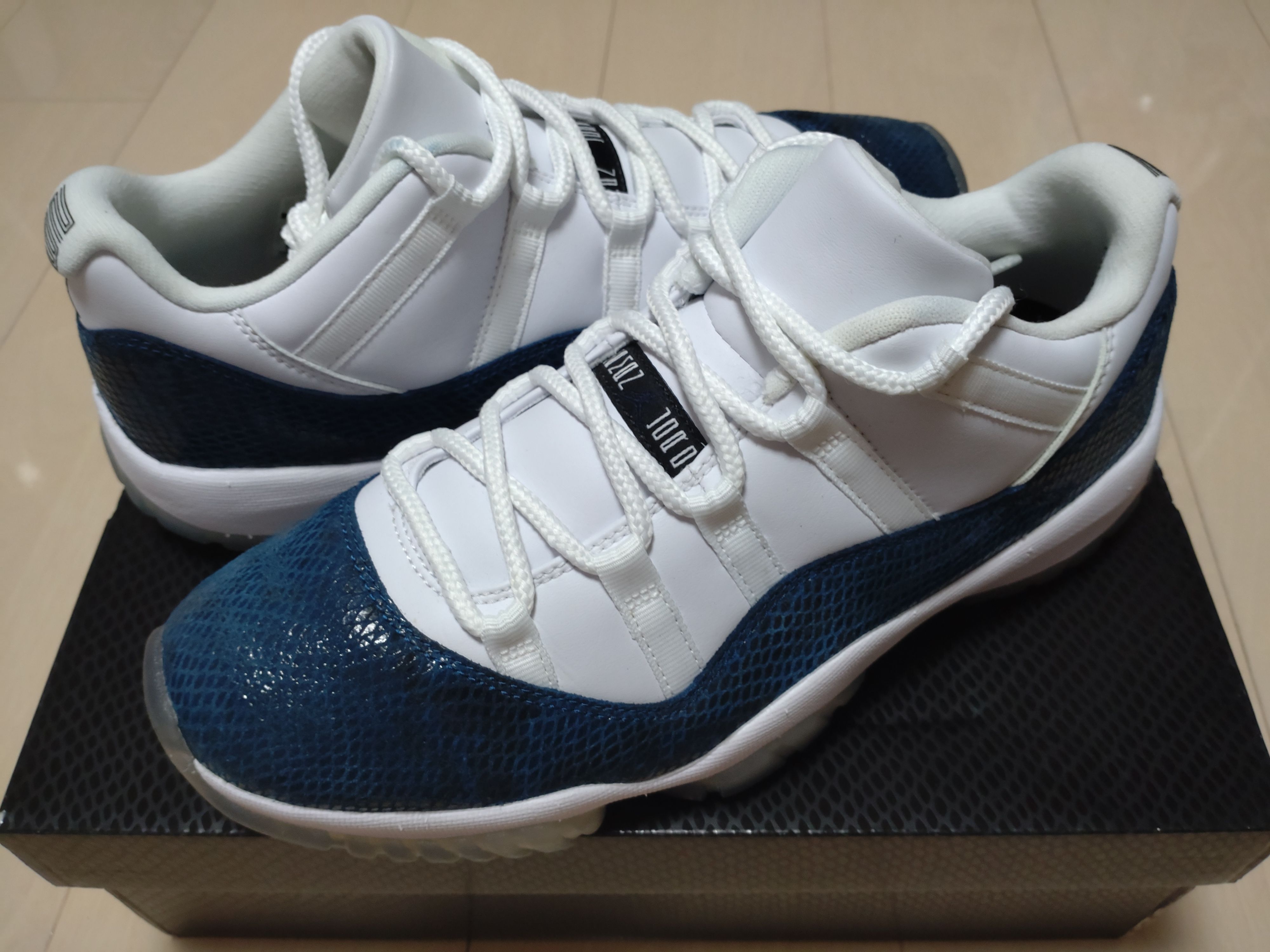 AIR JORDAN 11 LOW "SNAKESKIN"