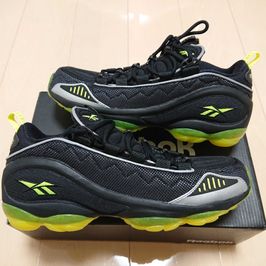 アトモス × リーボック  ディーエムエックス ラン 10 "ブラック ボルト"