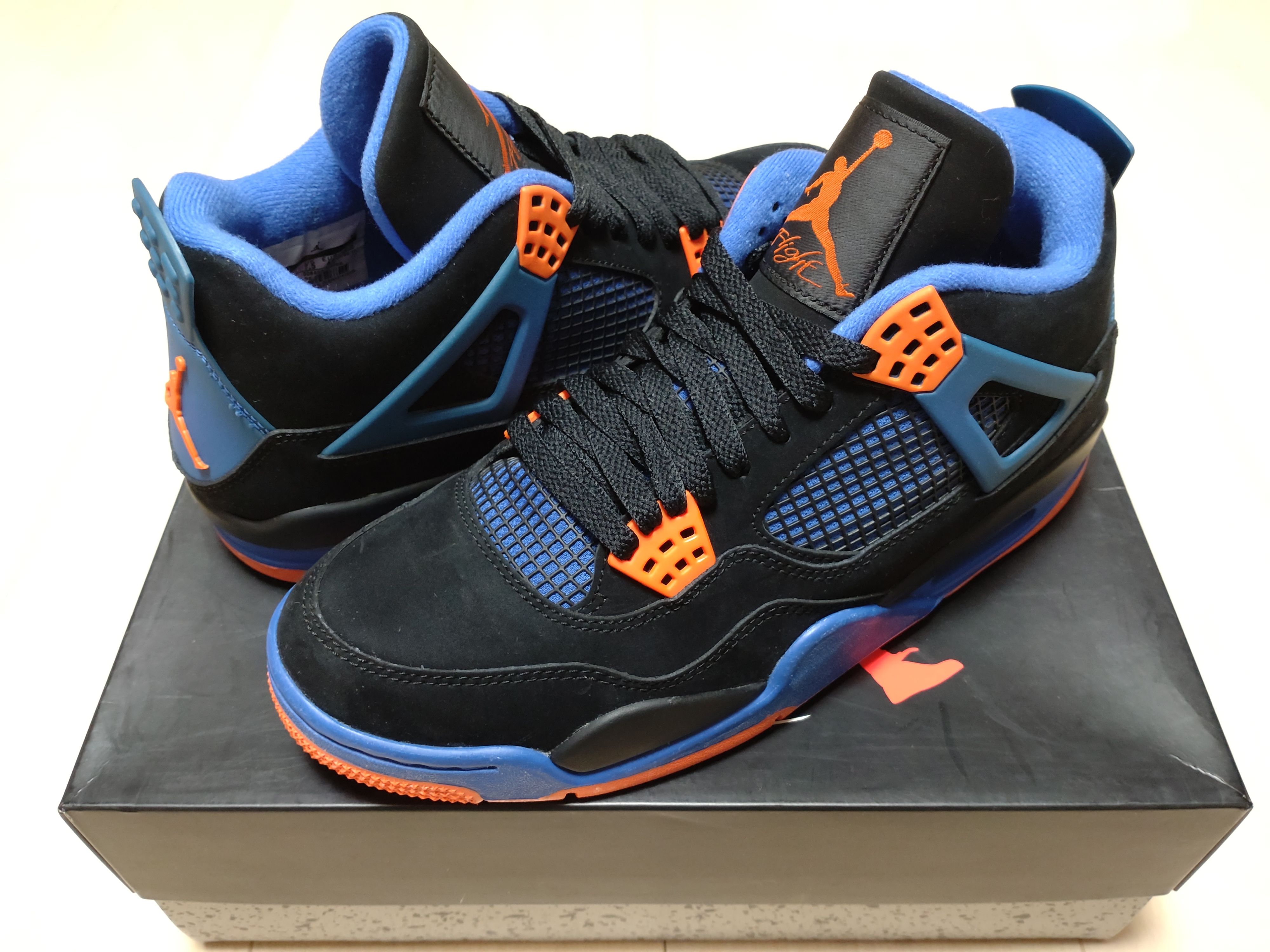 NIKE AIR JORDAN 4 RETRO "CAVS"