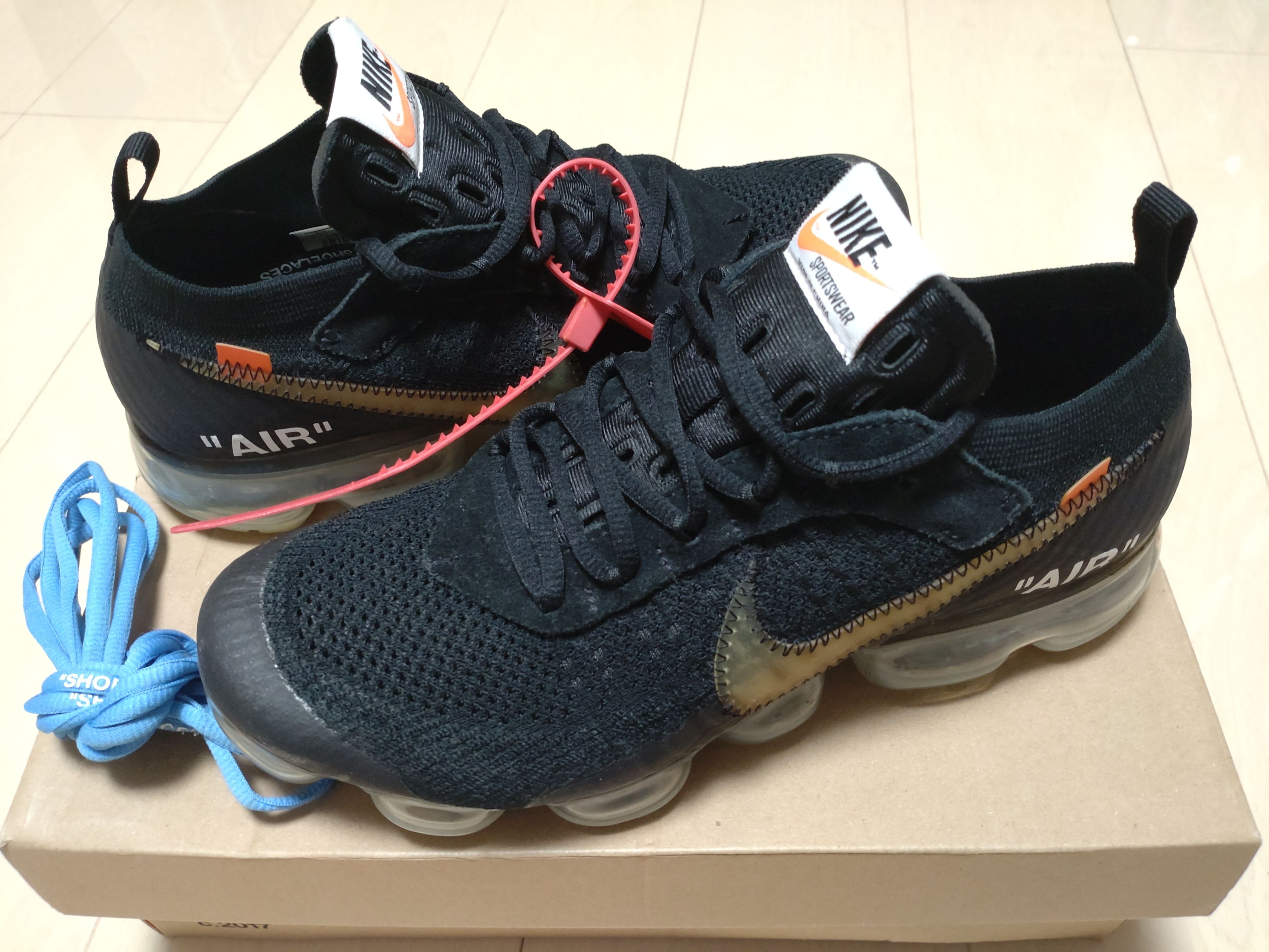 Off-White × Nike Air Vapormax "Black/Total Orange/Clear"