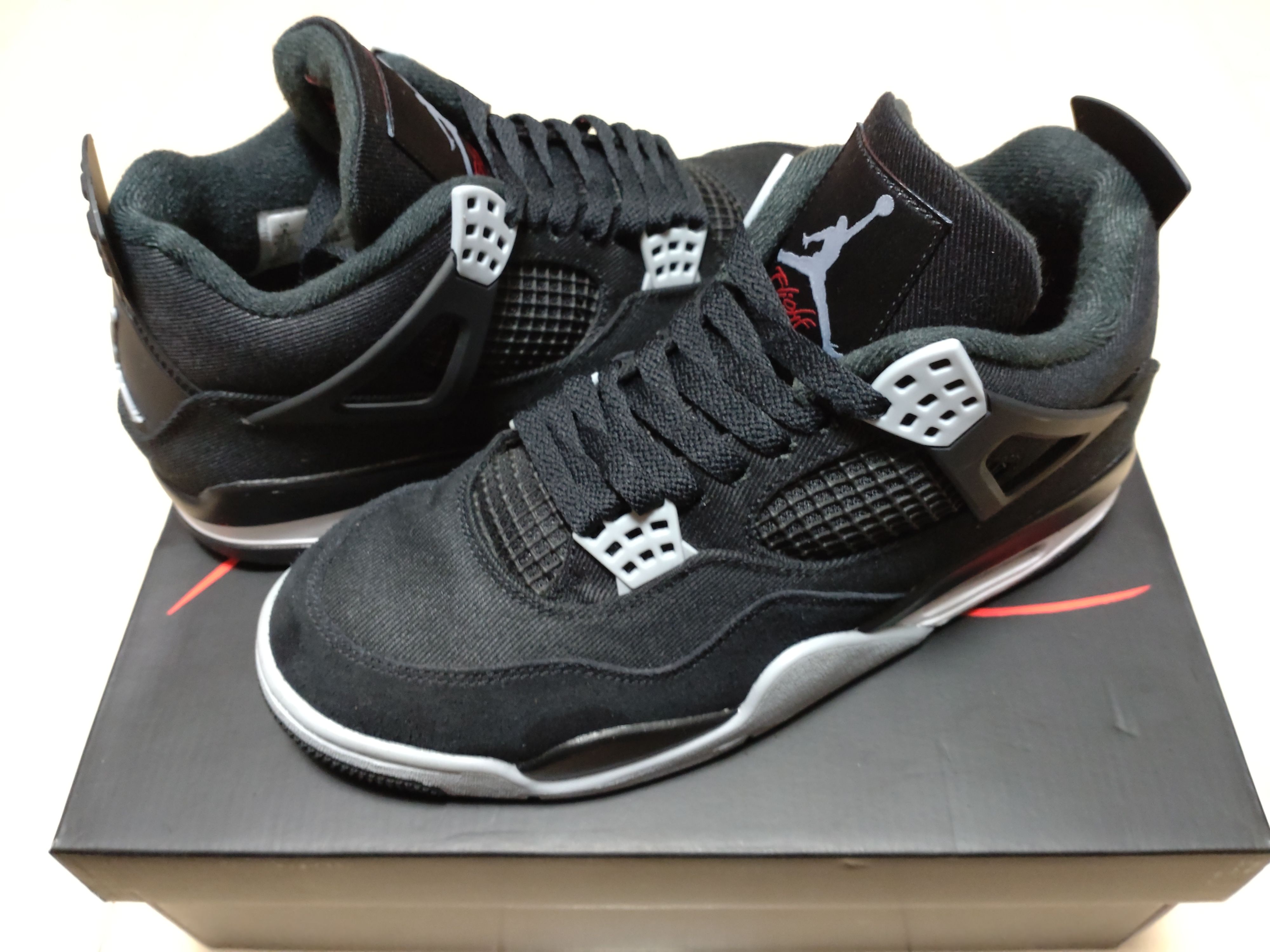 Nike Air Jordan 4 SE "Black and Light Steel"