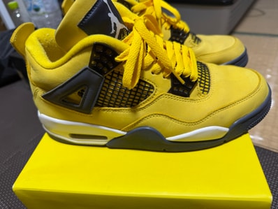Nike Air Jordan 4 "Tour Yellow"