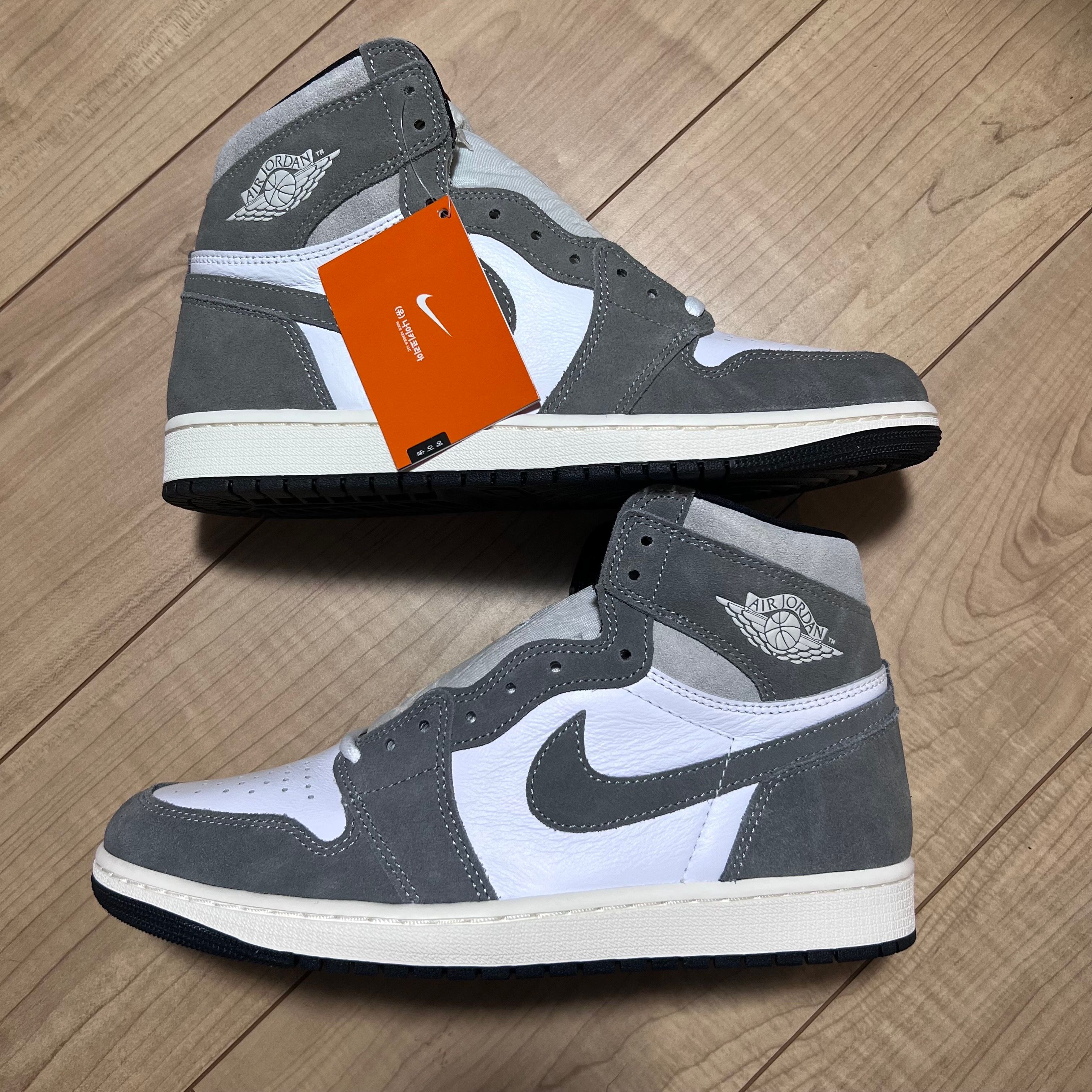 Nike Air Jordan 1 Retro High OG "Black and Smoke Grey"