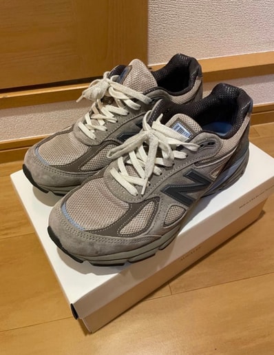 AURALEE × New Balance 990V4 "Taupe"