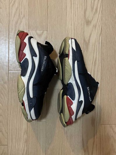 BALENCIAGA Triple S "Black/Red"