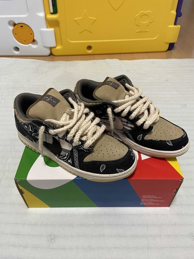 Travis Scott × Nike SB Dunk Low "Black/Parachute Beige"