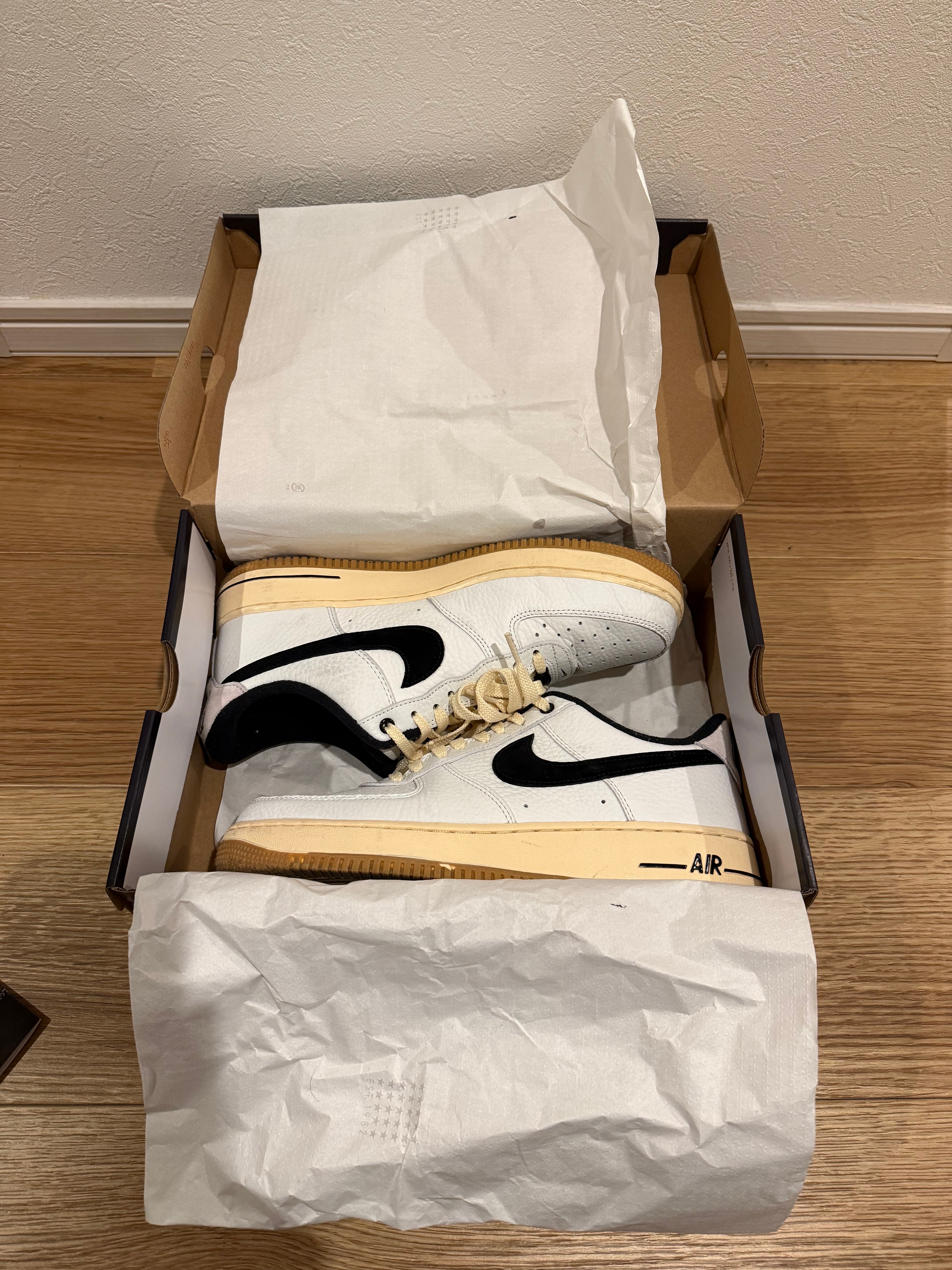 ナイキ ウィメンズ エアフォース1 ロー コマンドフォース "ブラック"