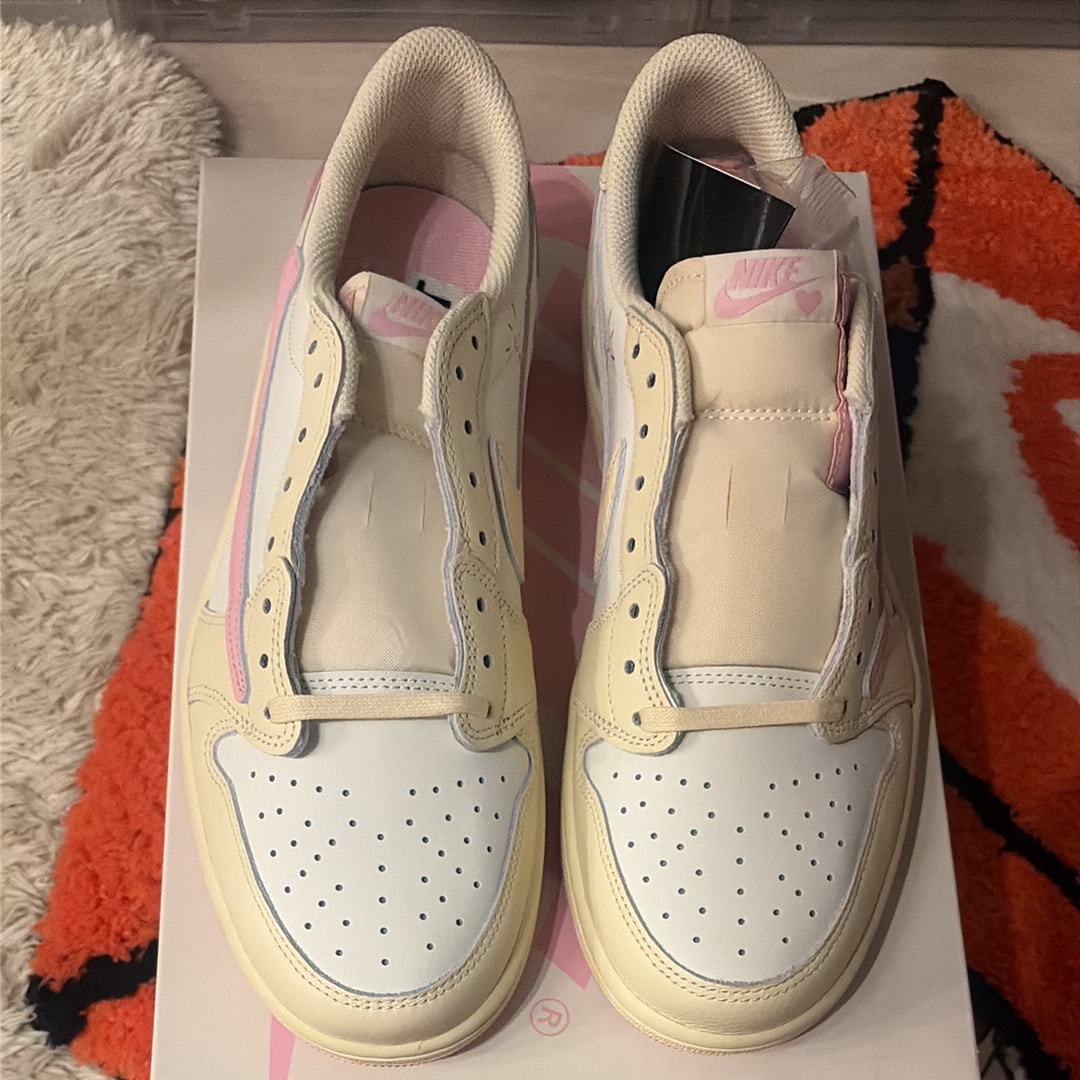 Travis Scott × Nike Air Jordan 1 Retro Low OG "Muslin/Shy Pink"