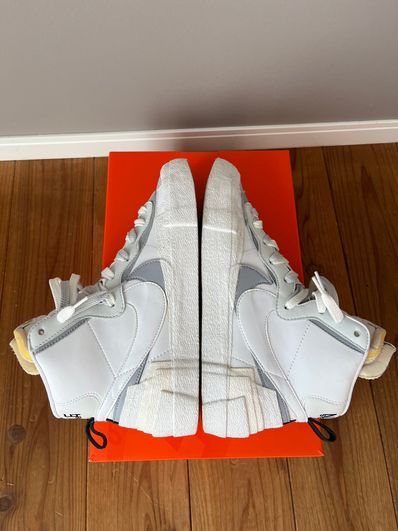 sacai × NIKE BLAZER MID "WHITE/WOLF GREY"