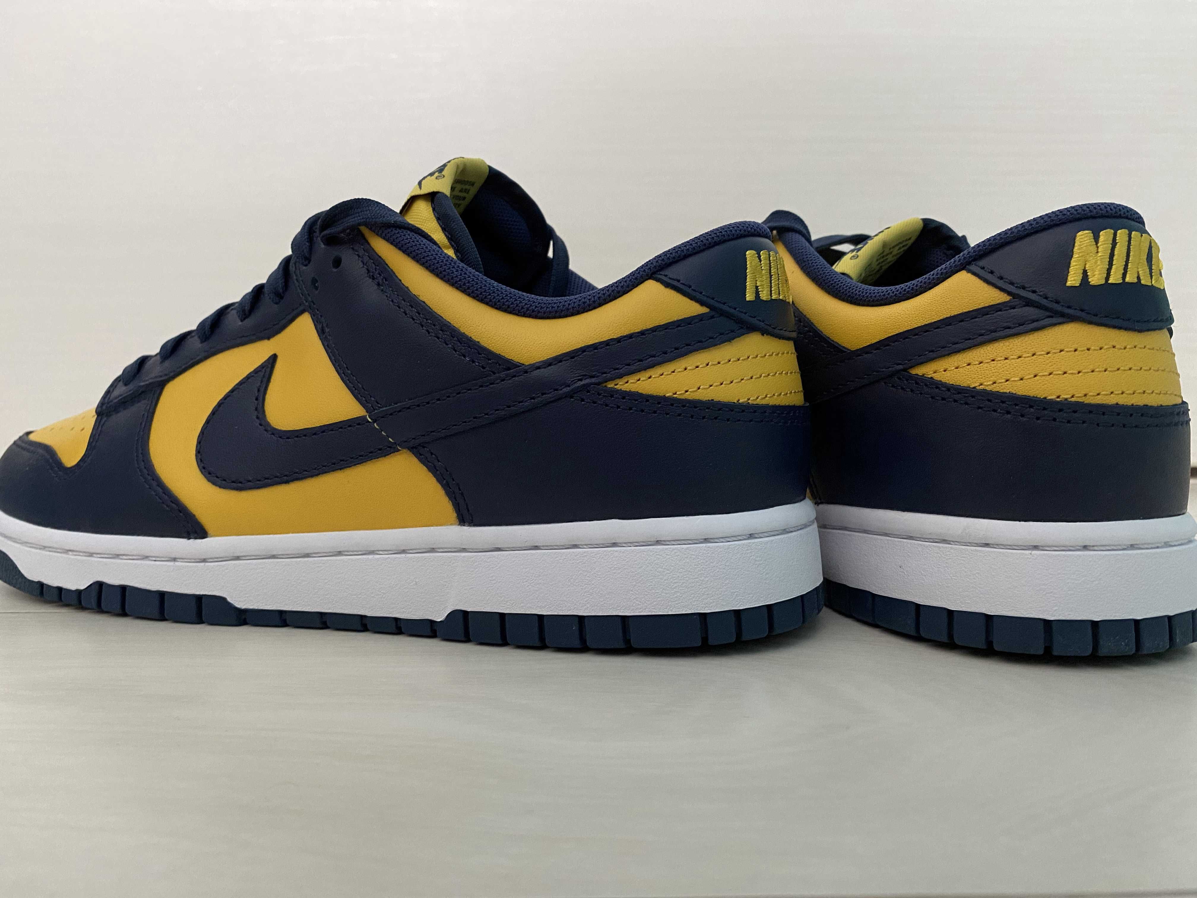 Nike Dunk Low "Michigan"