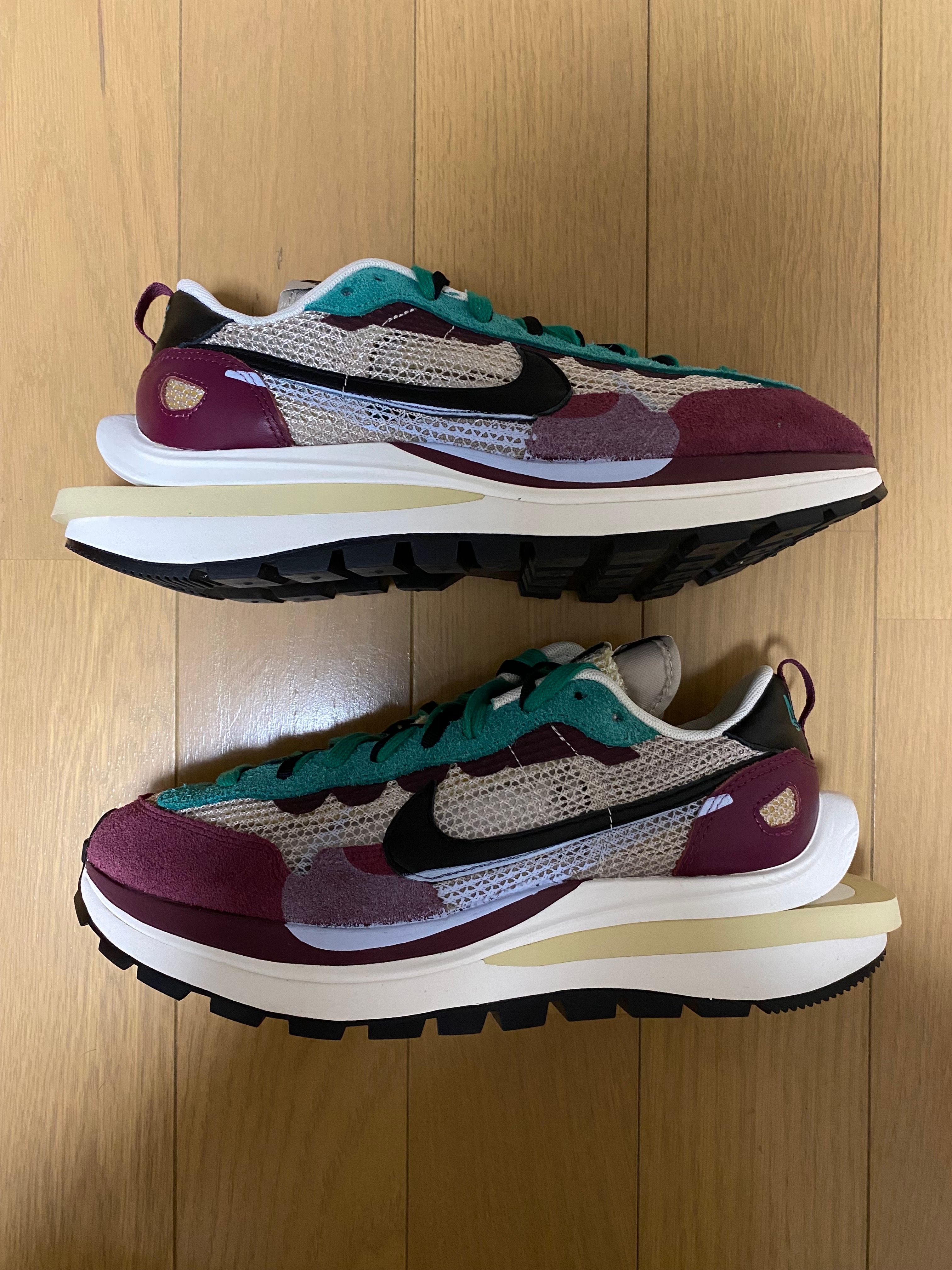 sacai × Nike Vapor Waffle "String/Red/Green"