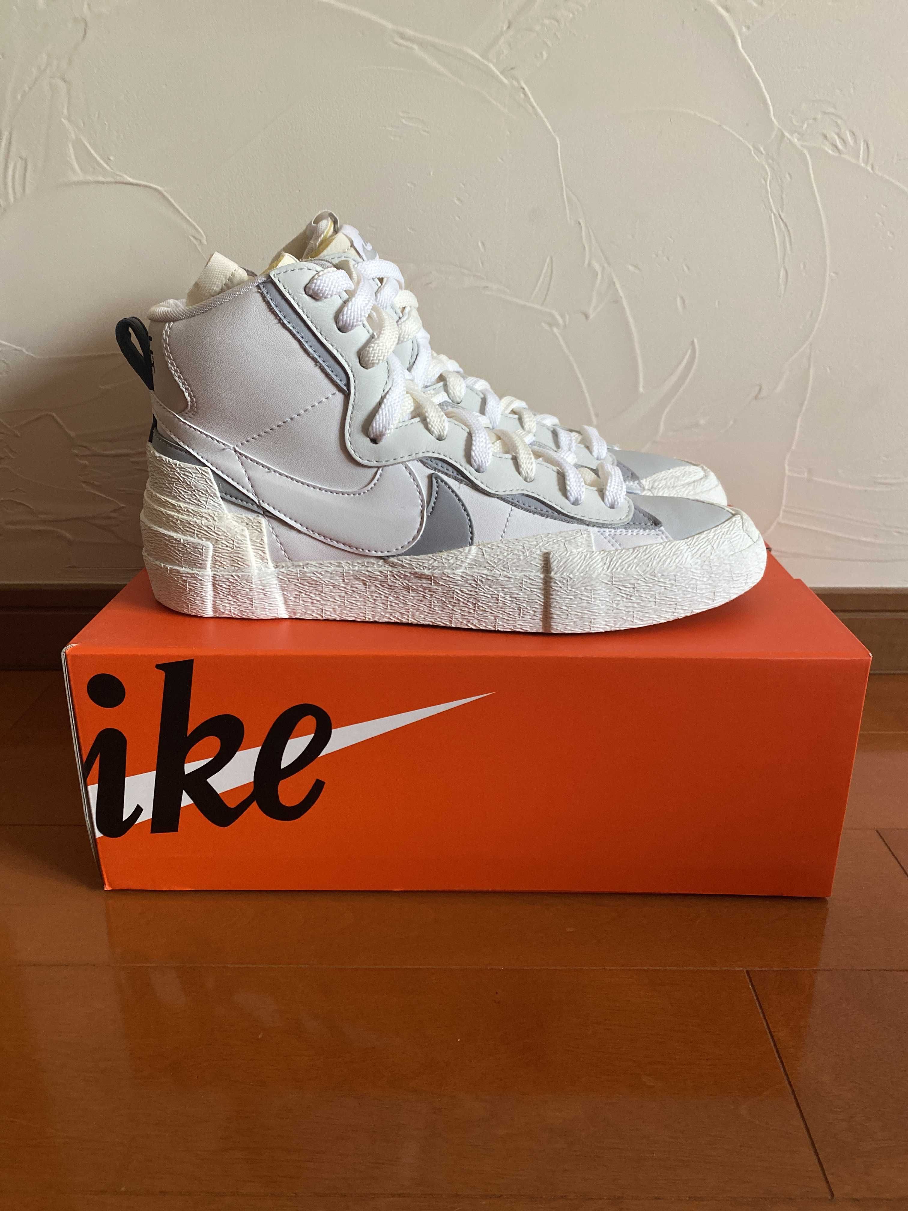sacai × NIKE BLAZER MID "WHITE/WOLF GREY"